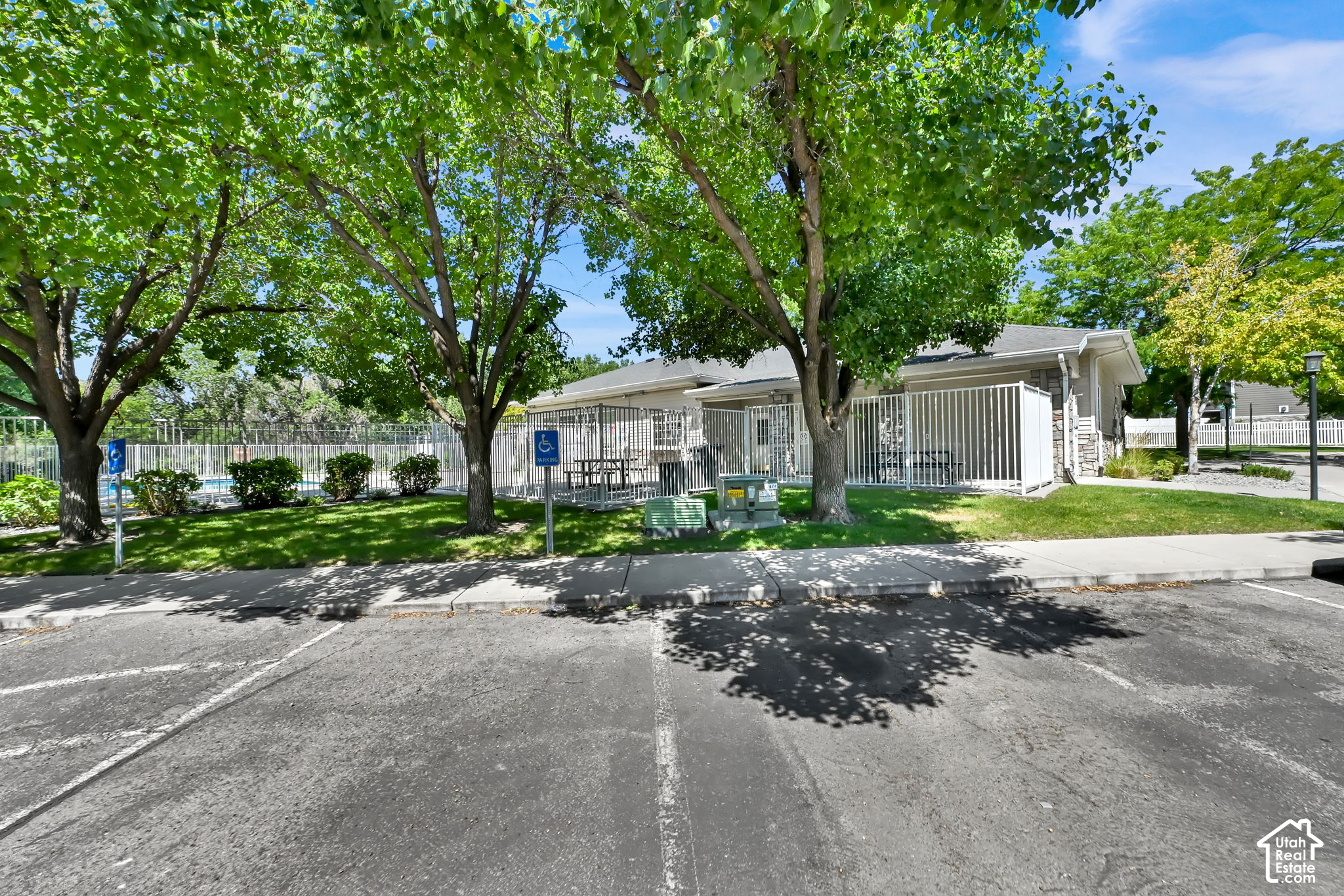 main property photo 17