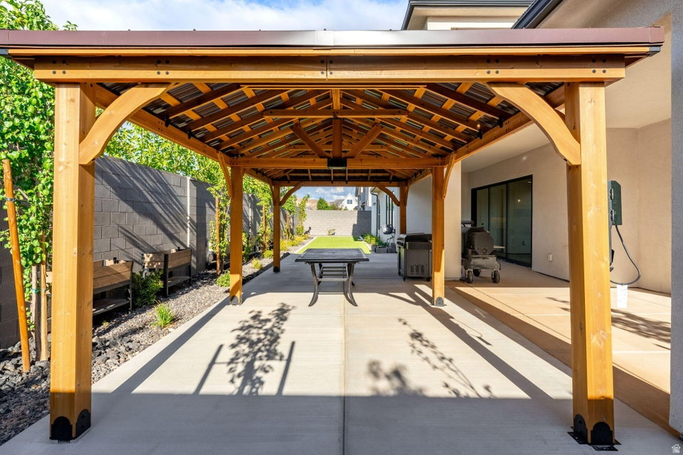 main property photo 75
