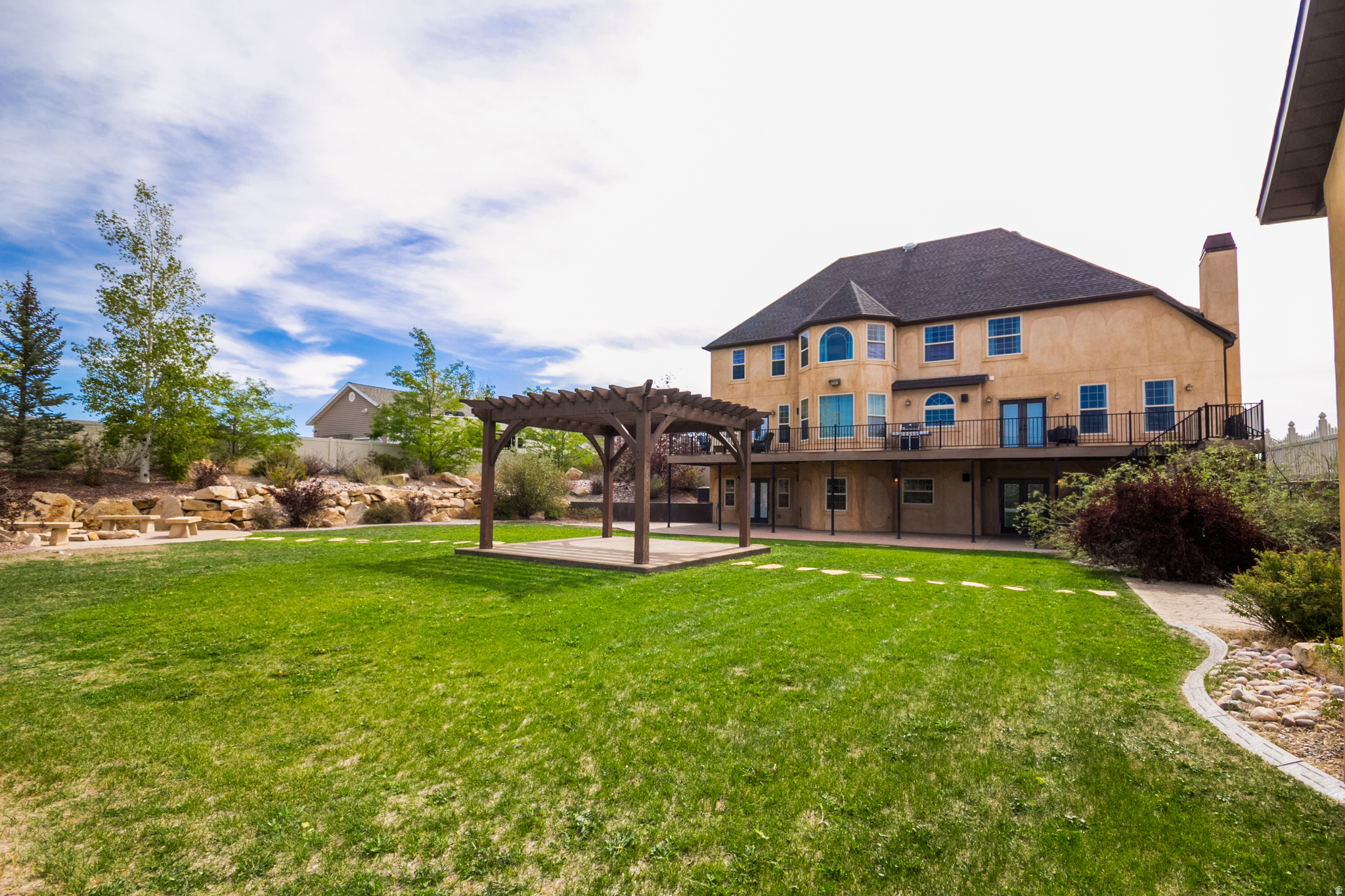 main property photo 3