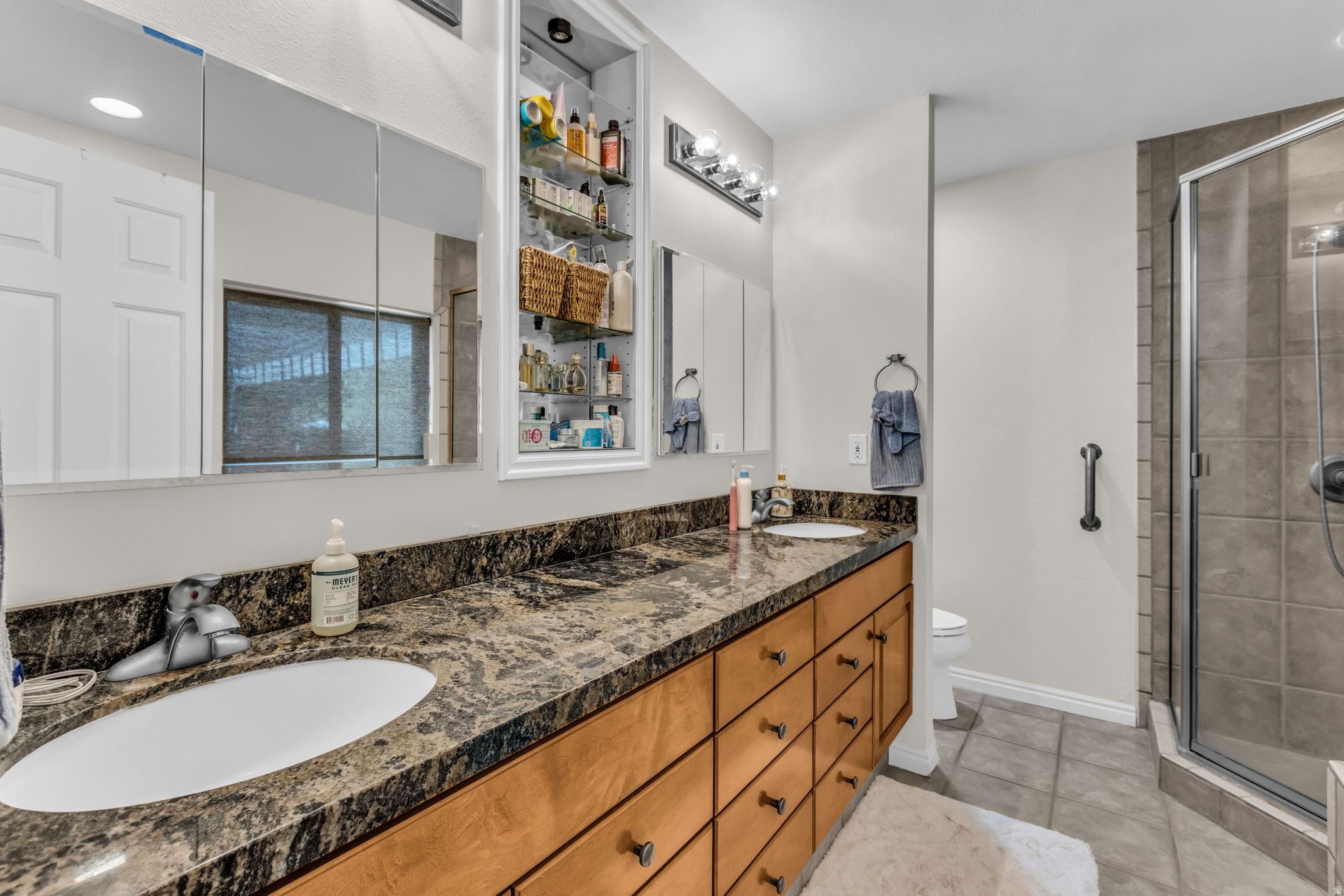 main property photo 13
