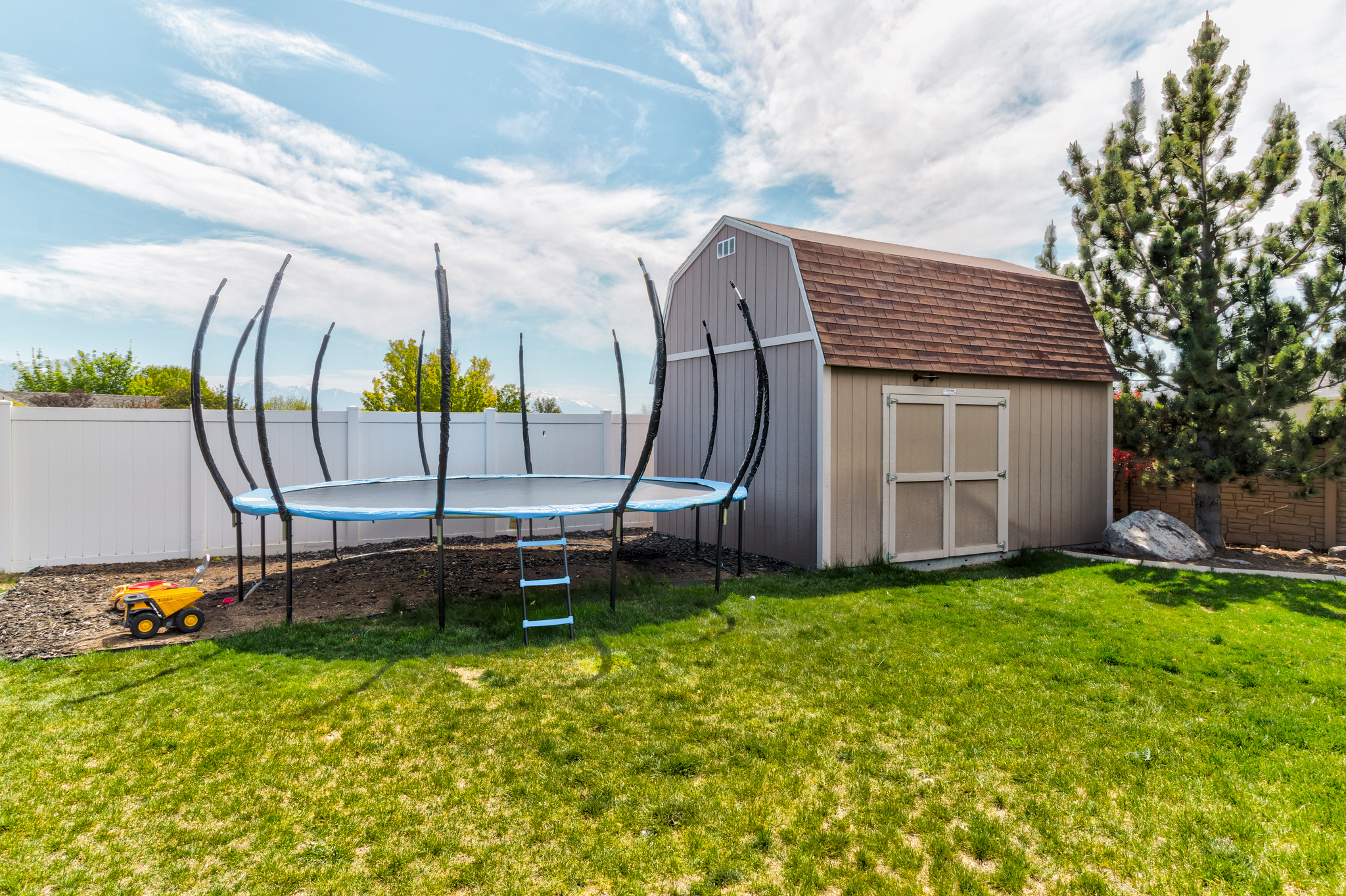 main property photo 23