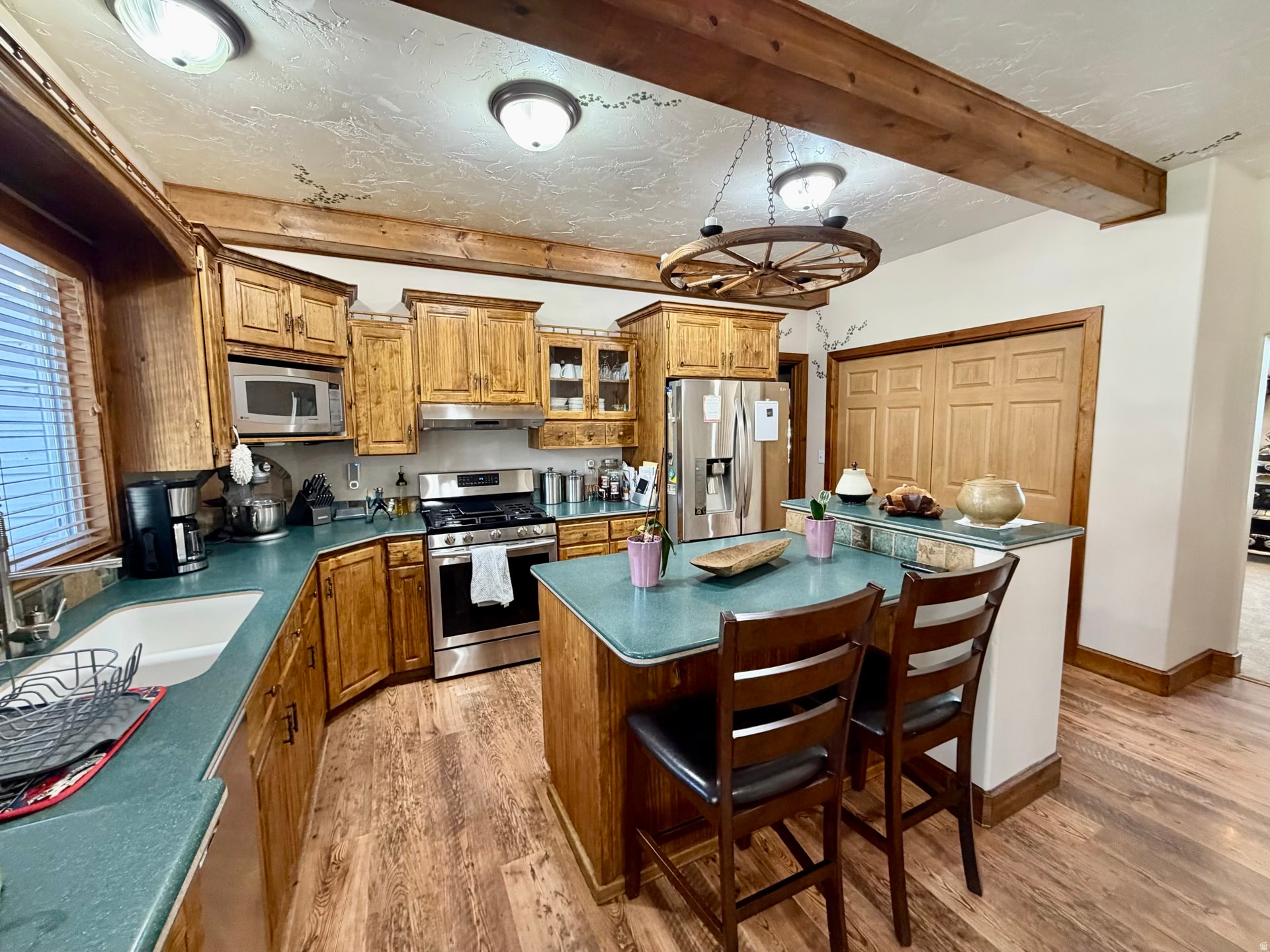 main property photo 10