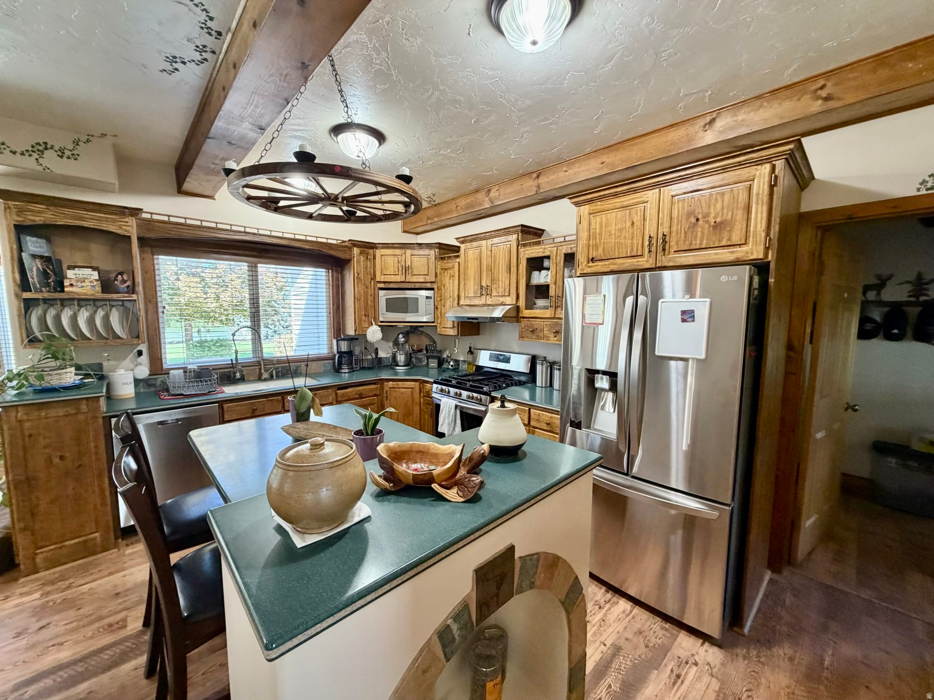 main property photo 11