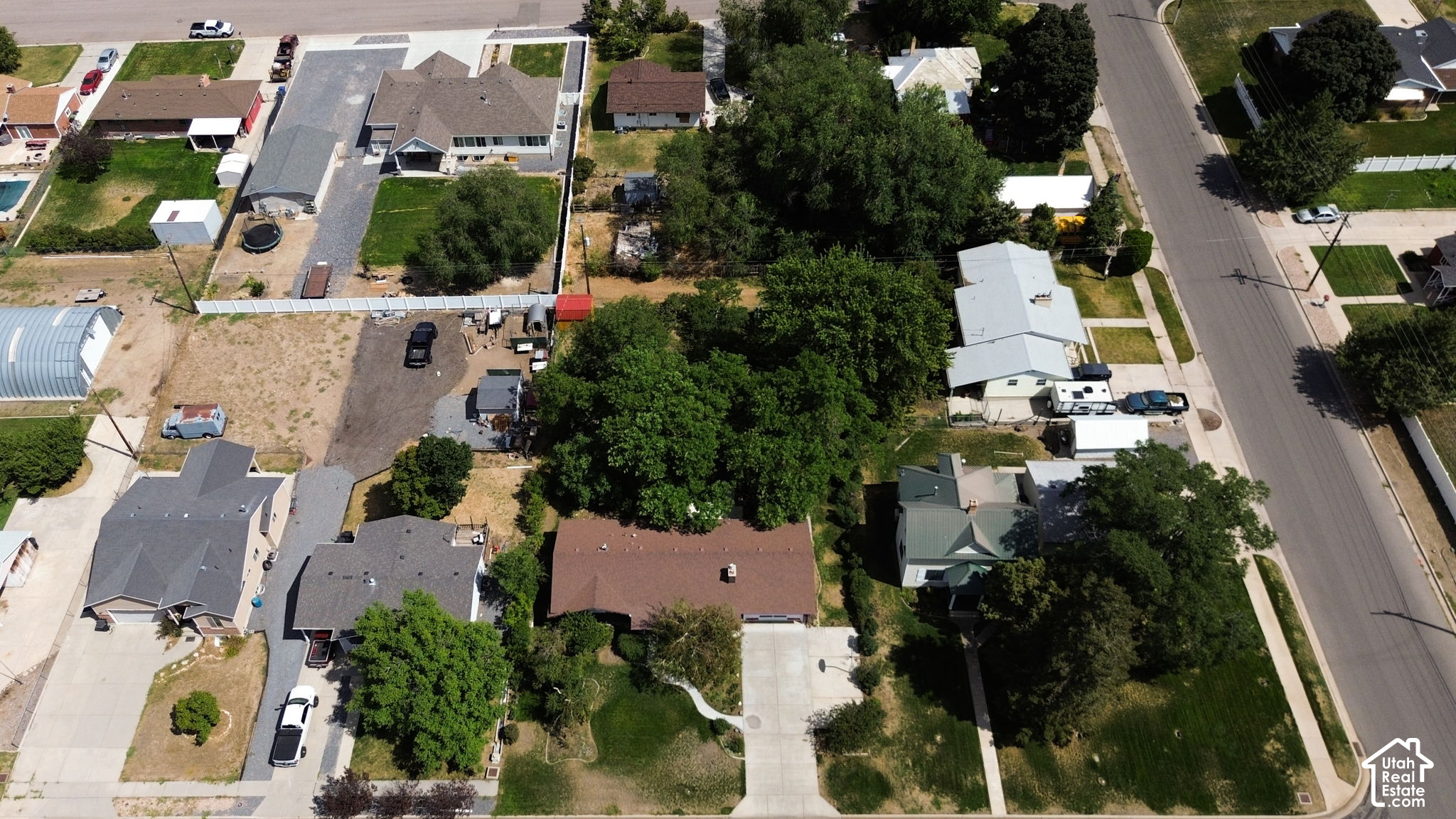 main property photo 38