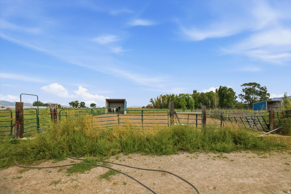 main property photo 40