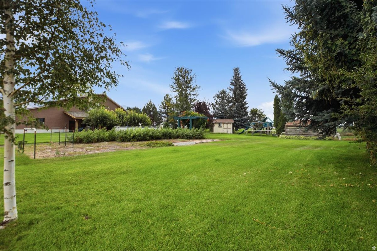 main property photo 45