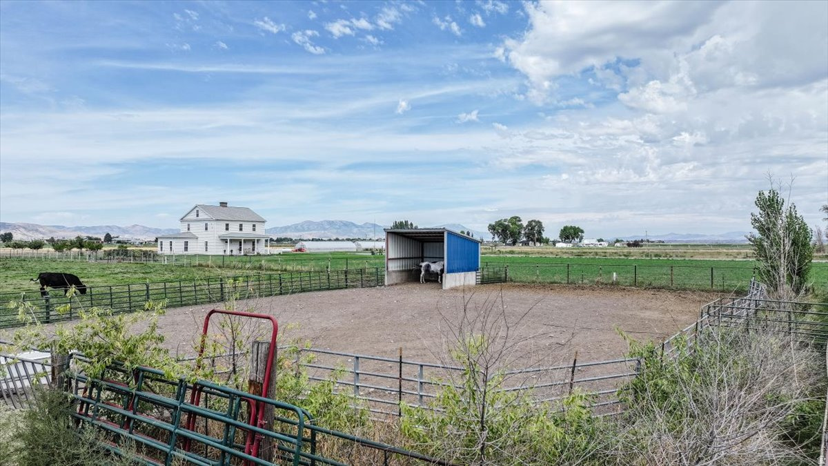 main property photo 75