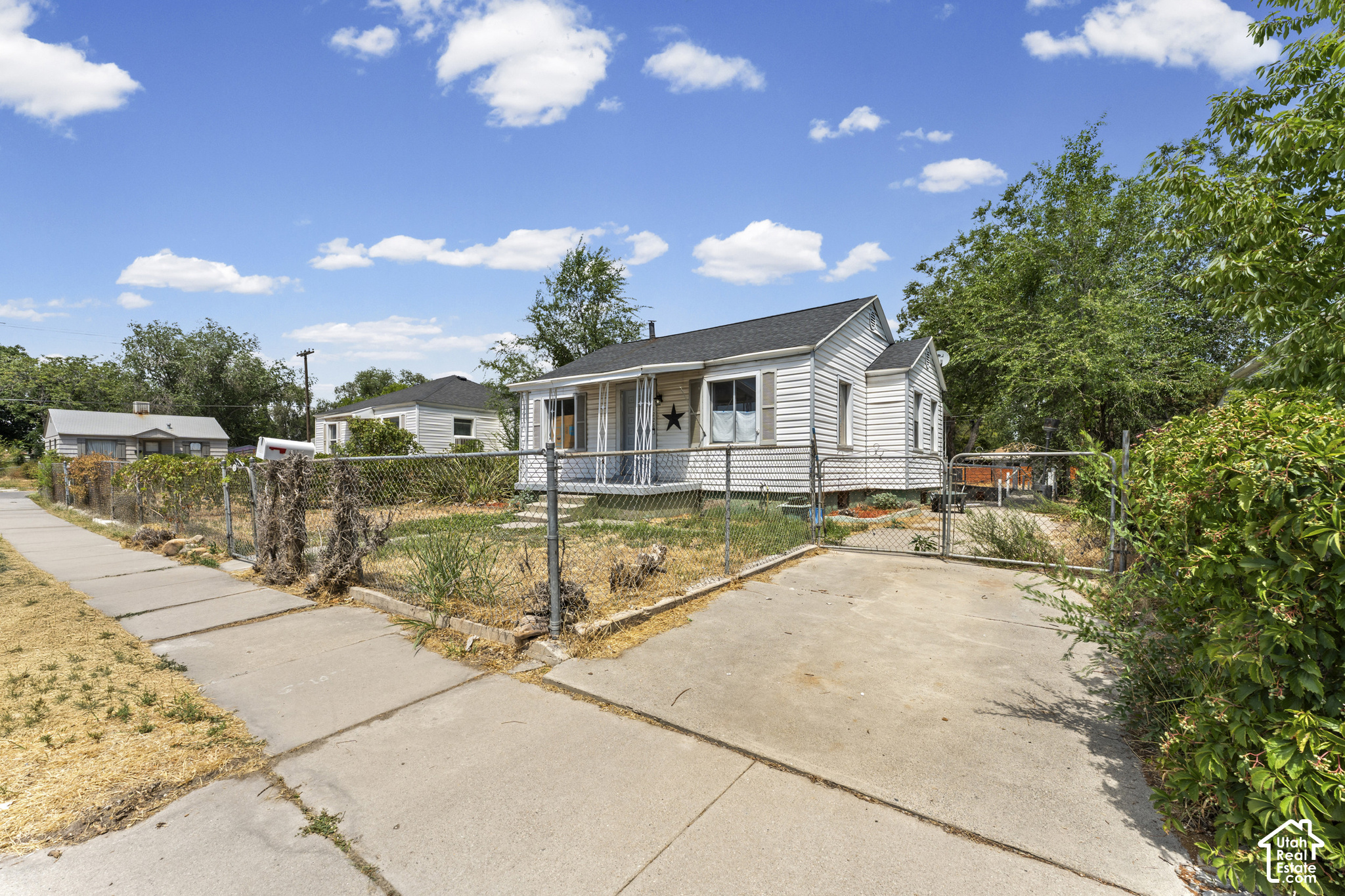 main property photo 27