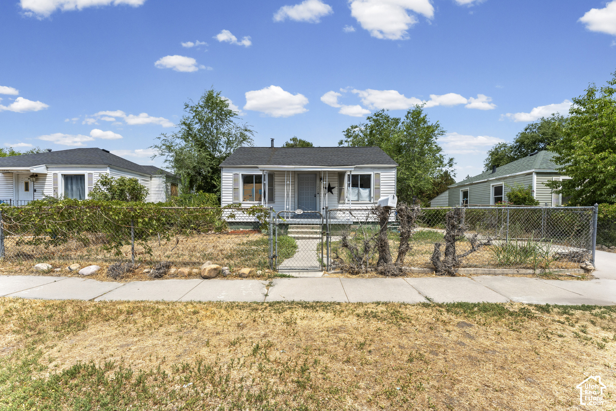 main property photo 28