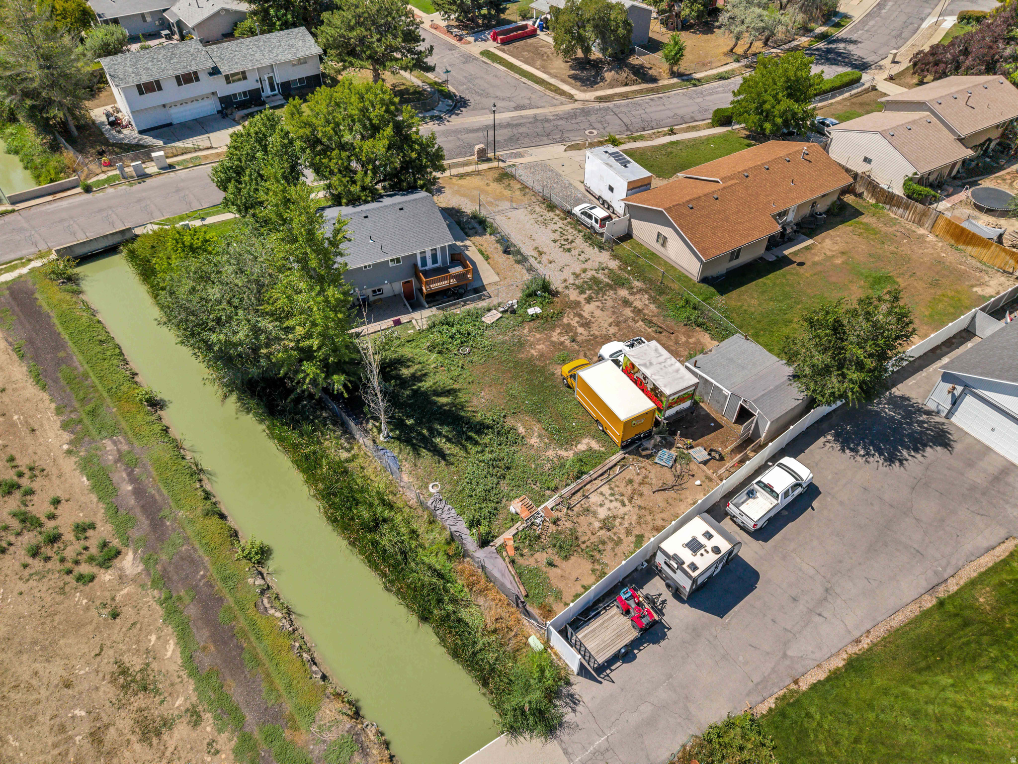 main property photo 35