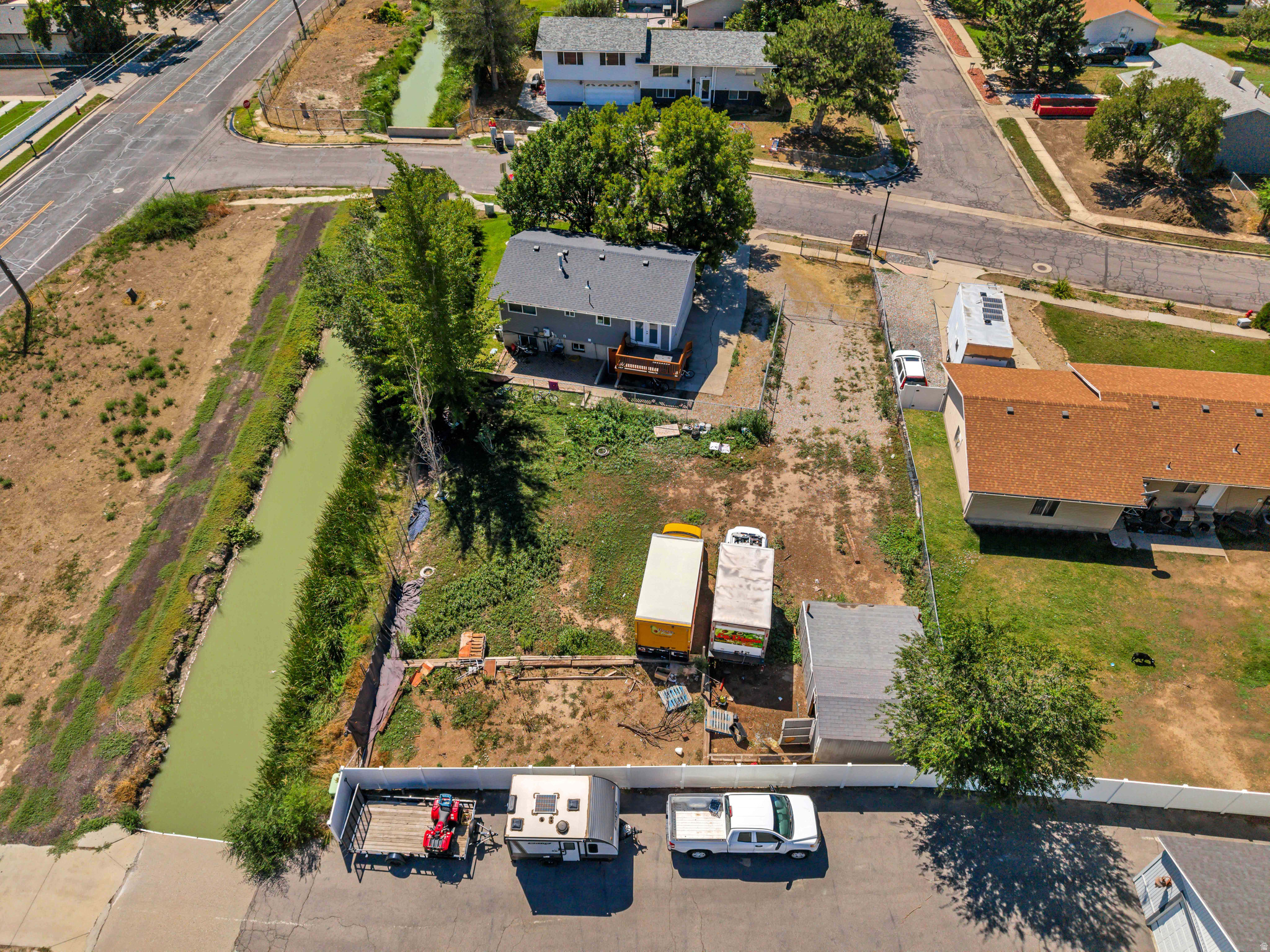main property photo 36