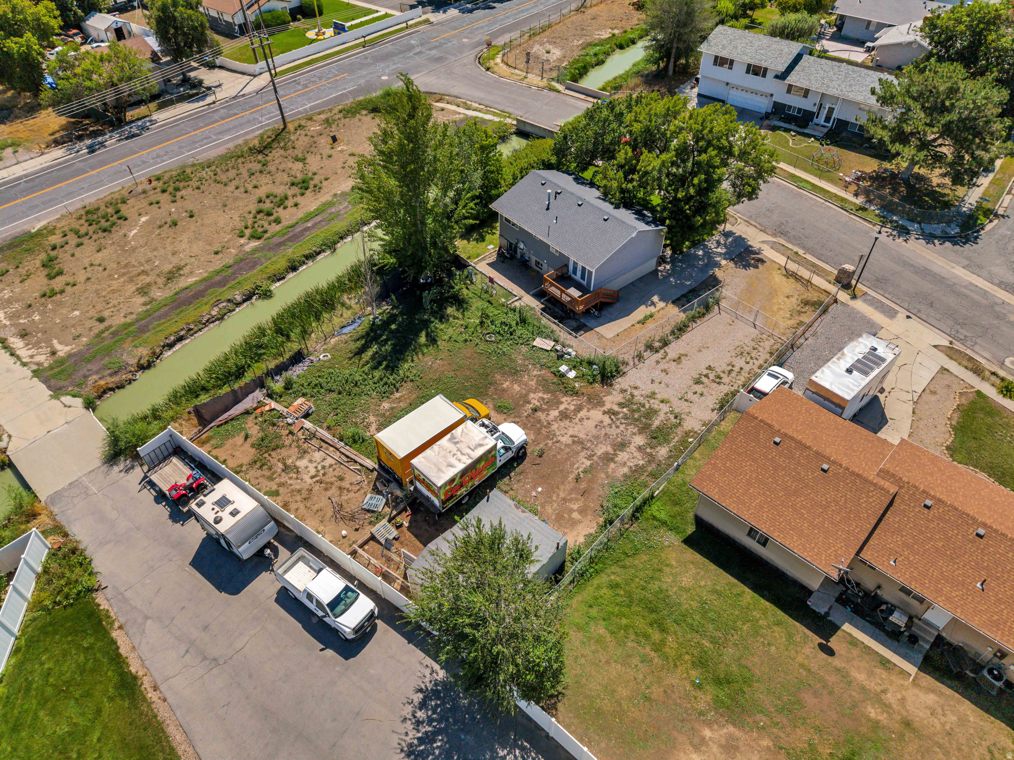 main property photo 37
