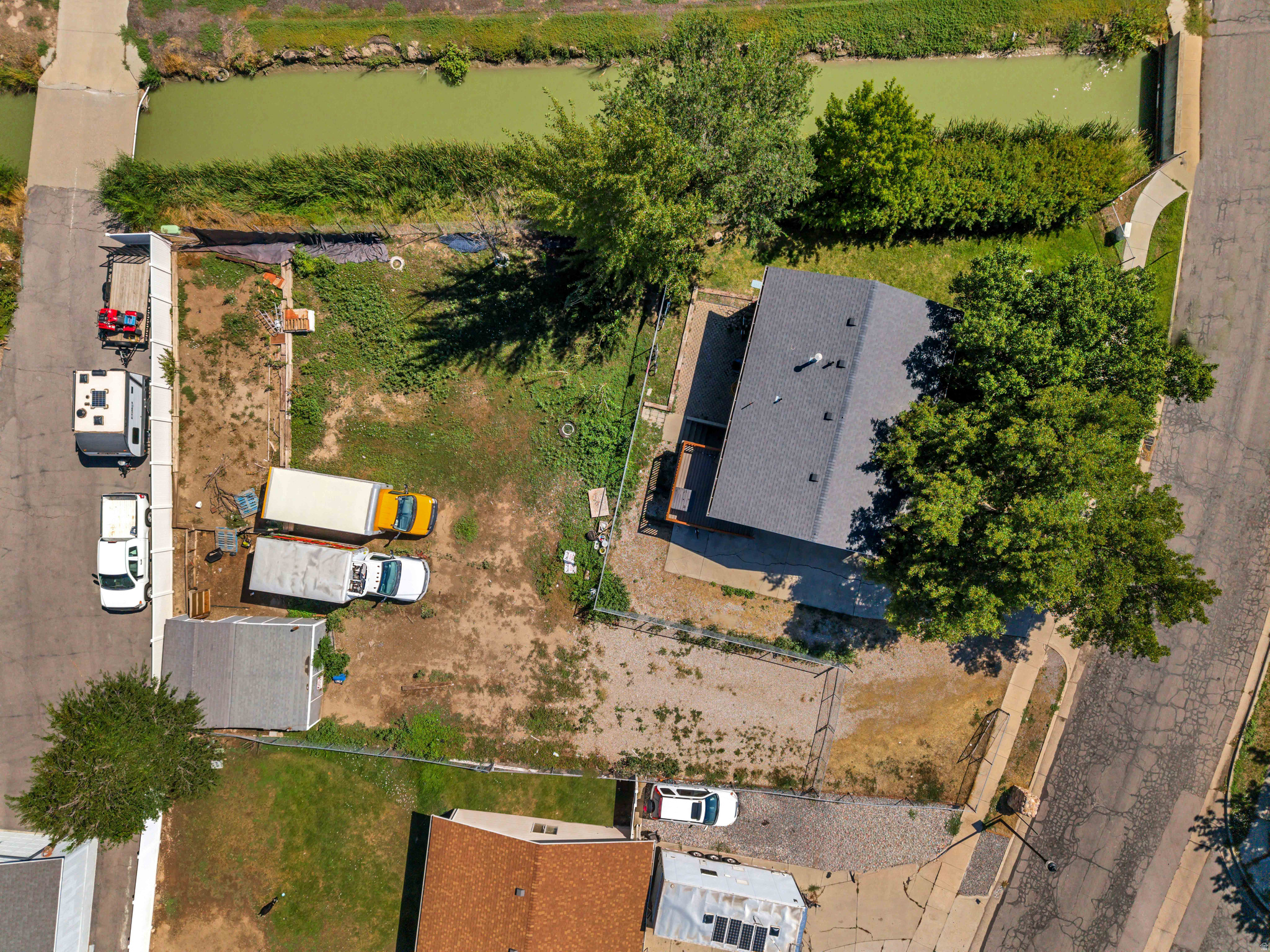 main property photo 39