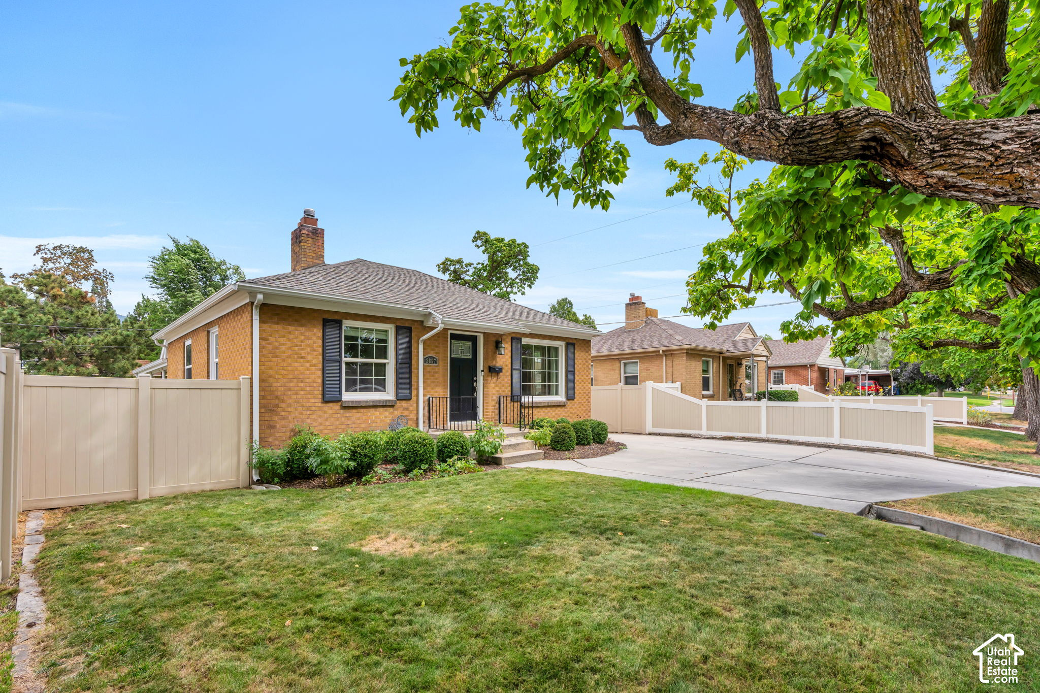 main property photo 2
