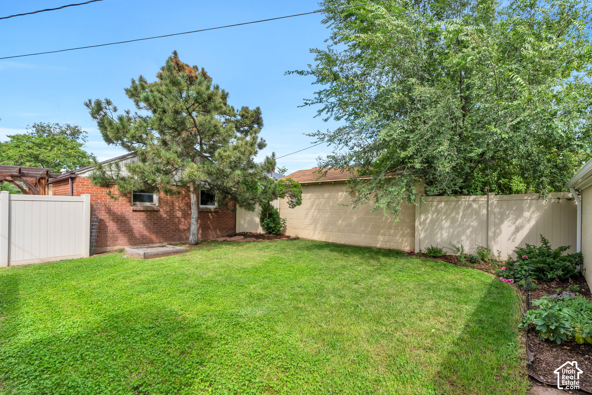 main property photo 31