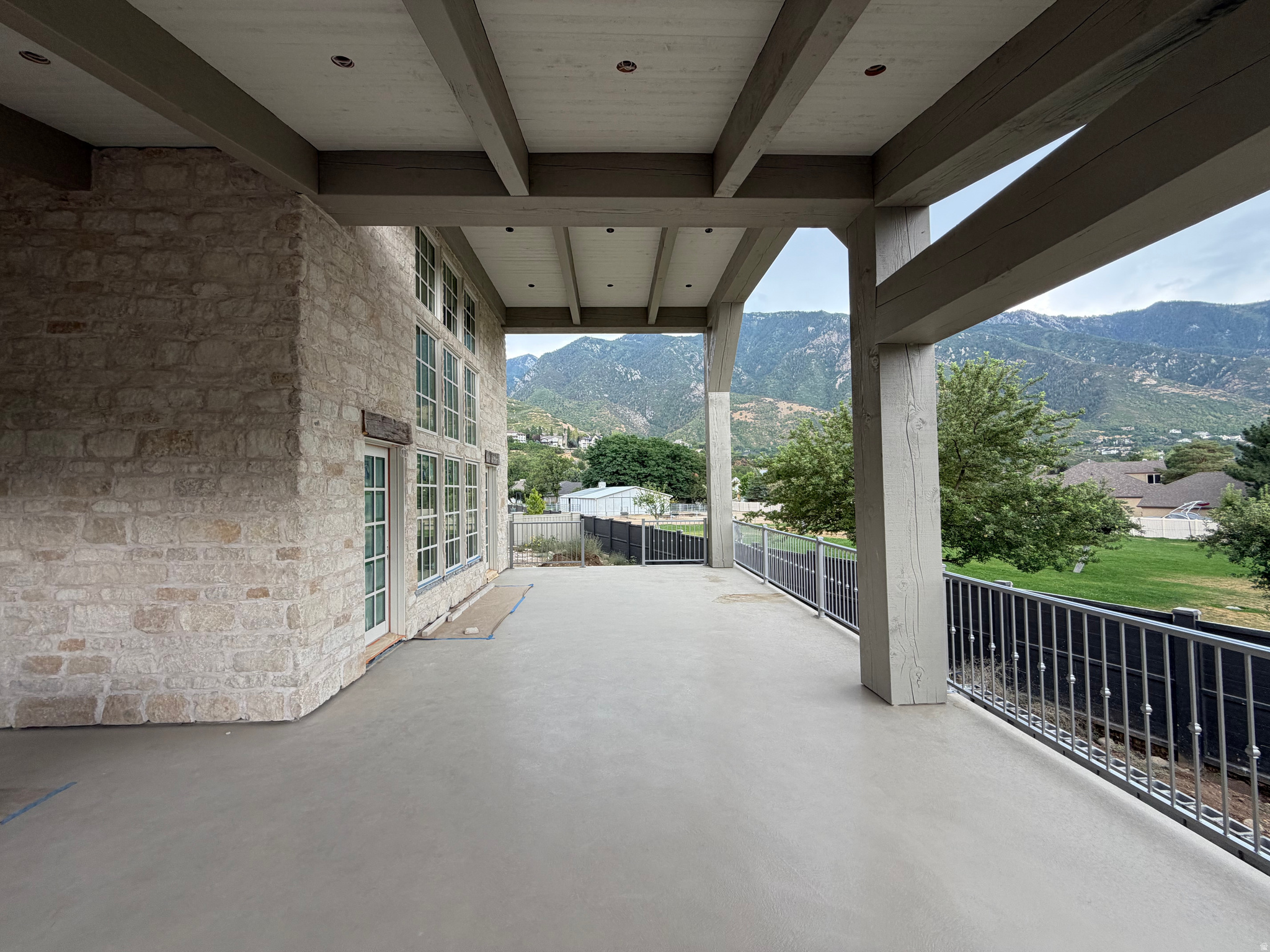 main property photo 11