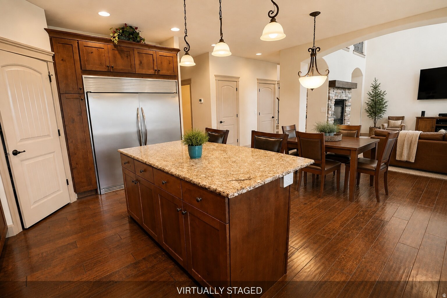 main property photo 12