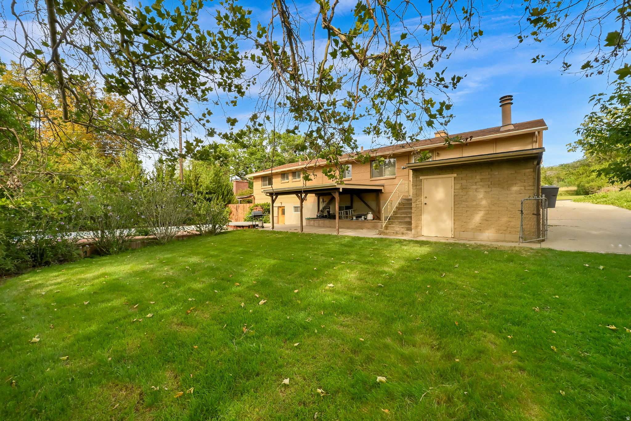 main property photo 4