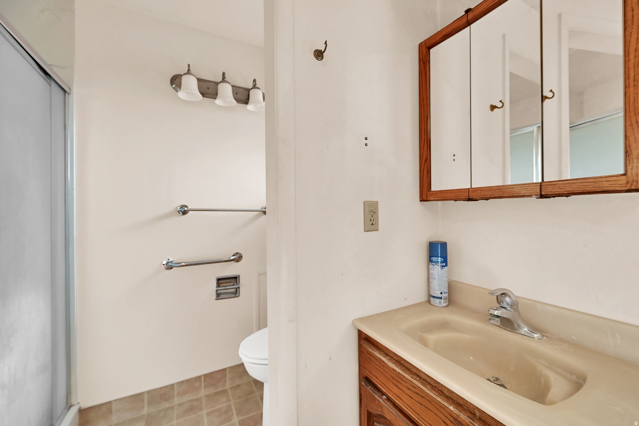 main property photo 9