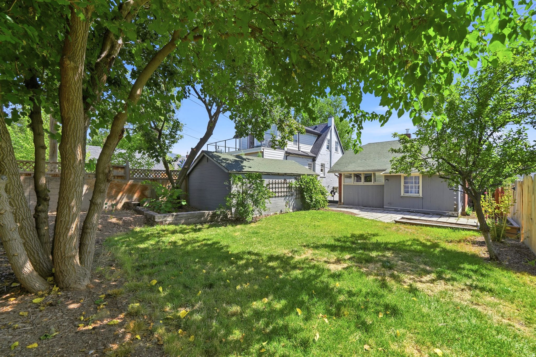 main property photo 22