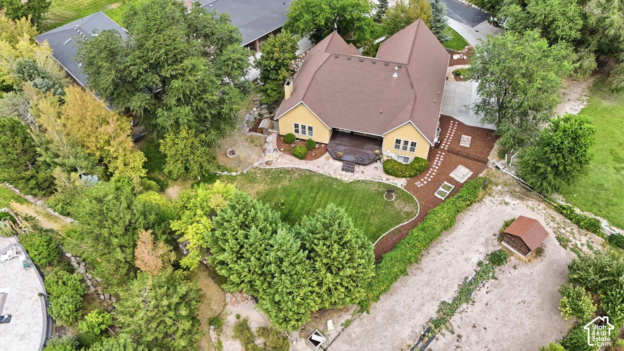 main property photo 45