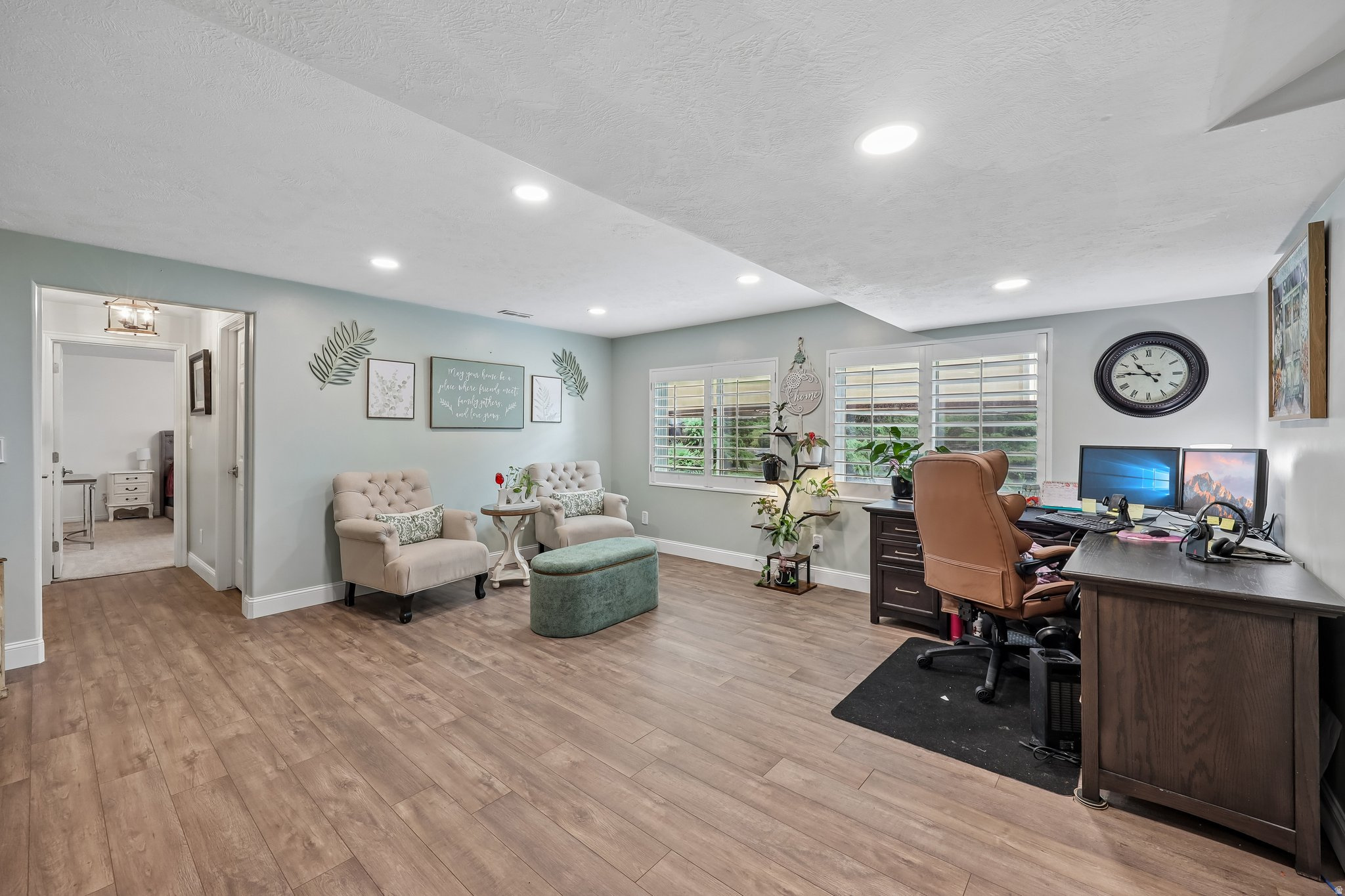 main property photo 23