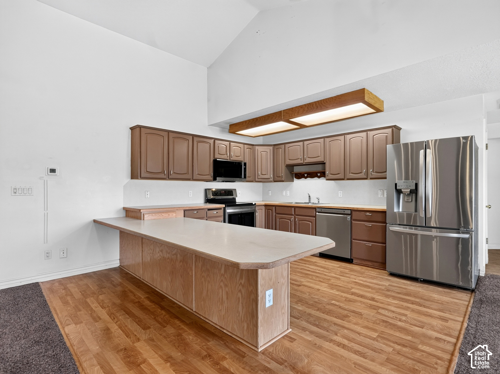 main property photo 7