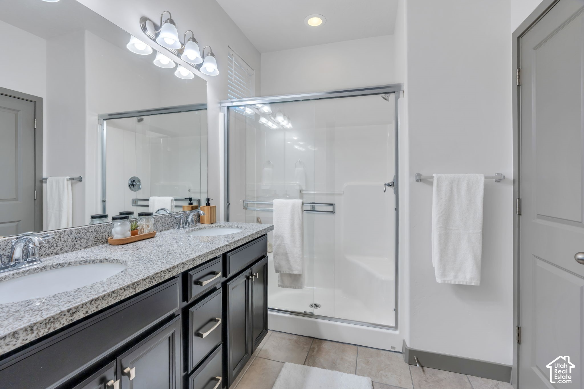 property viewer photo 13