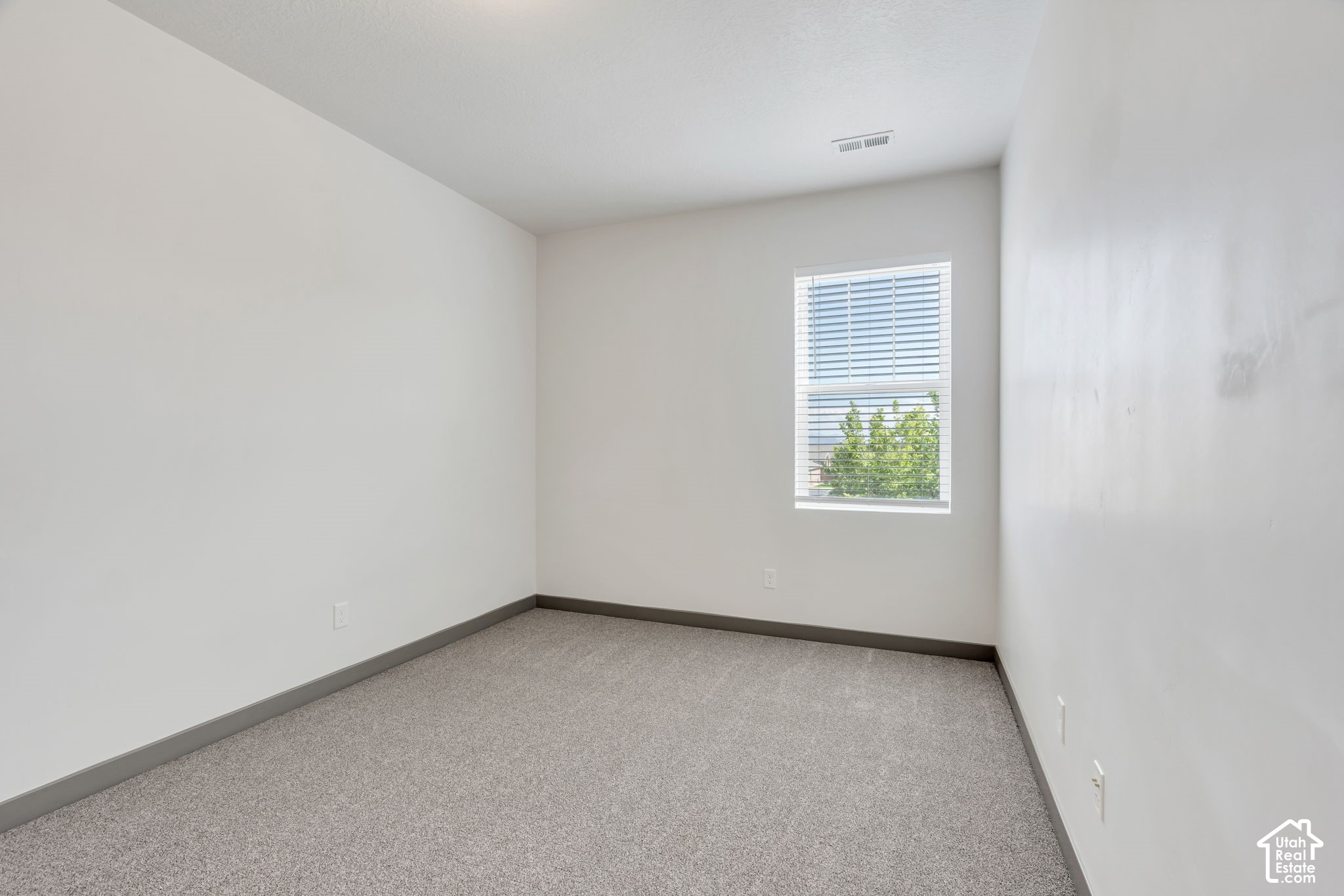 property viewer photo 24