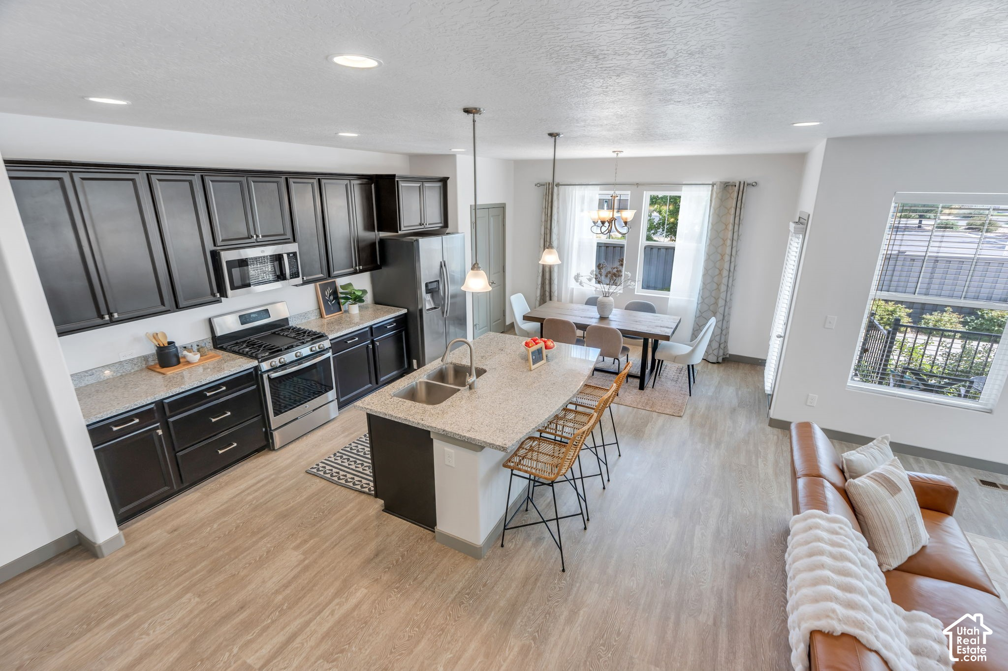 property viewer photo 6