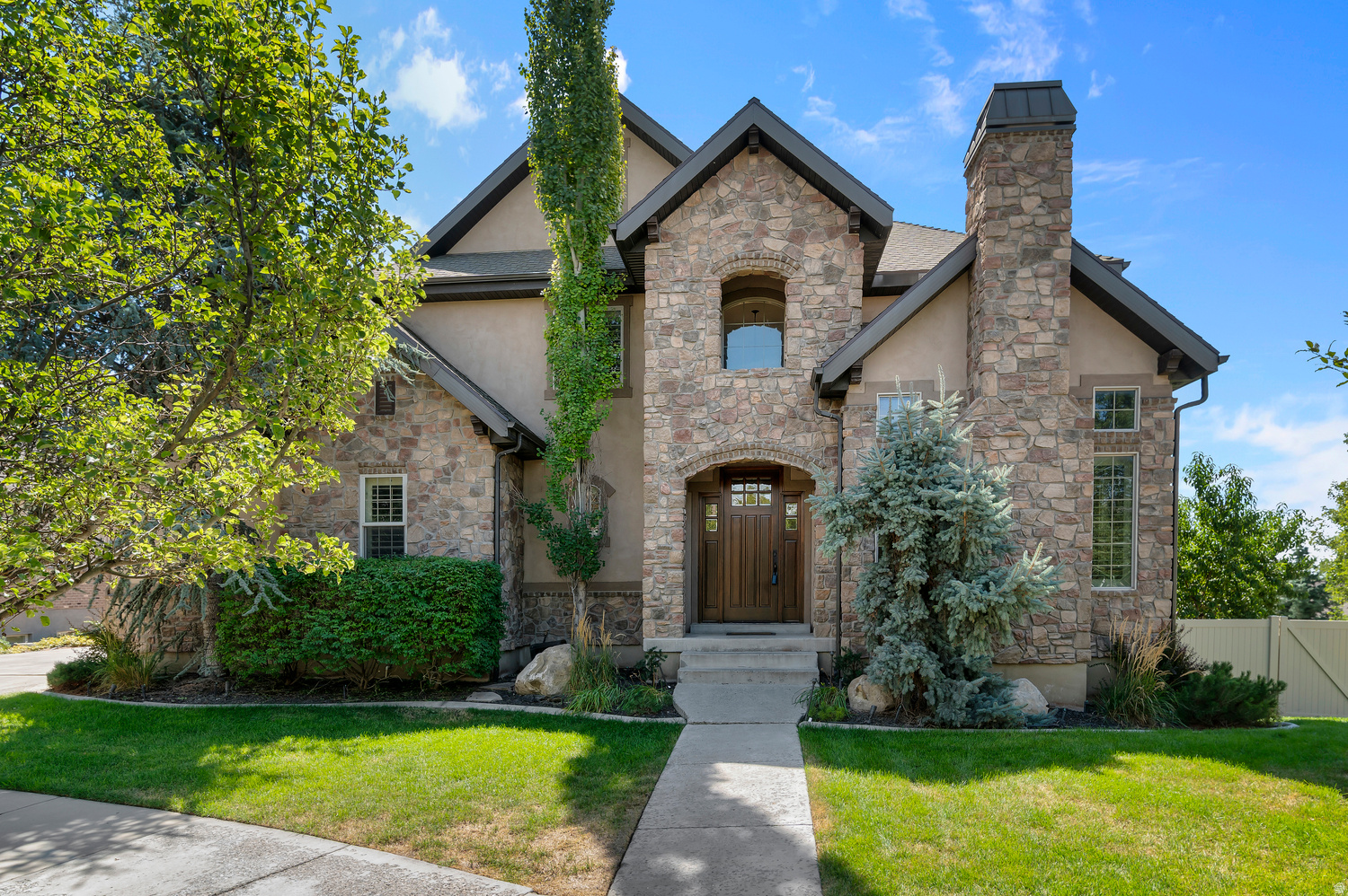 main property photo 16