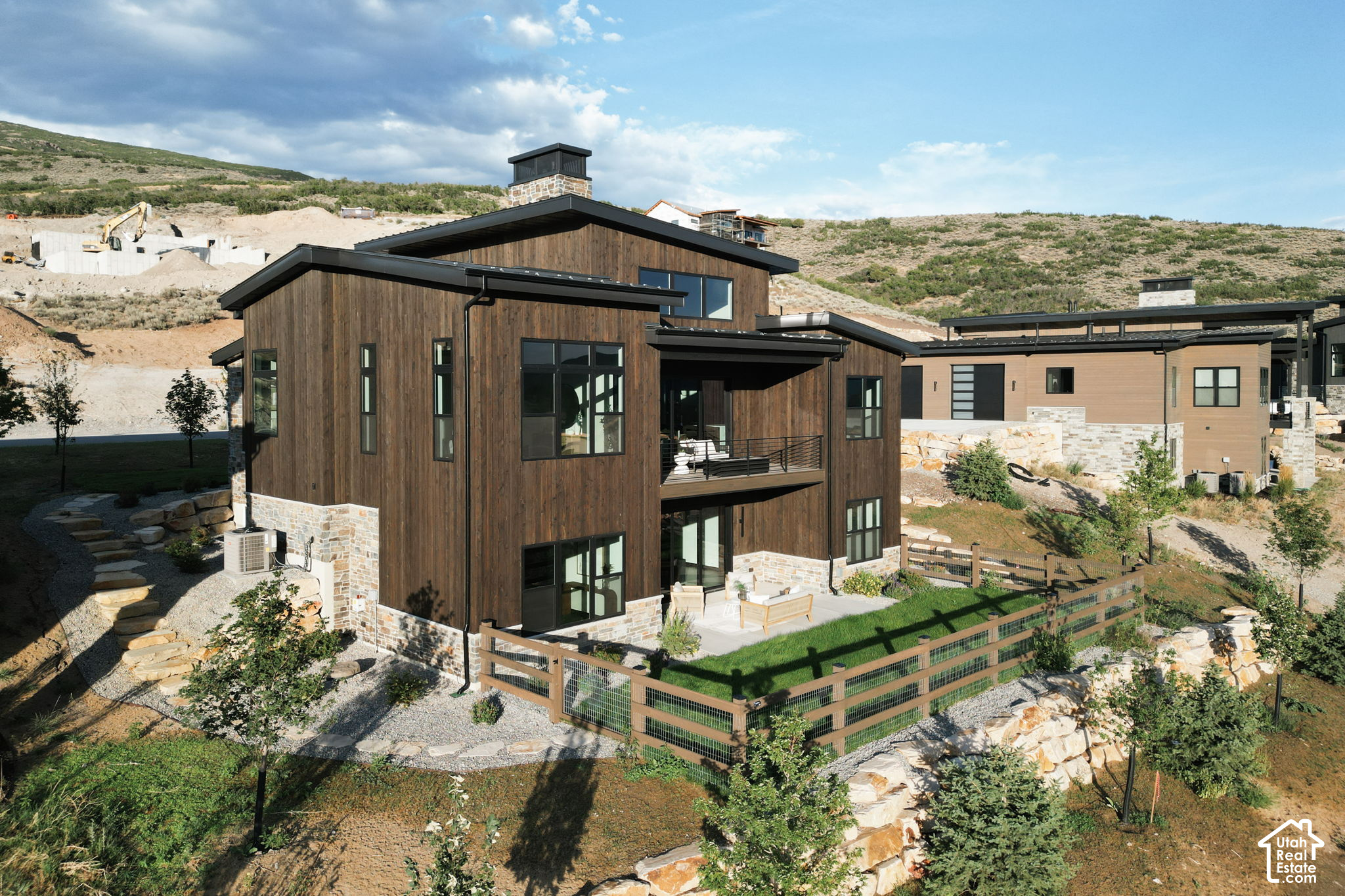 main property photo 50