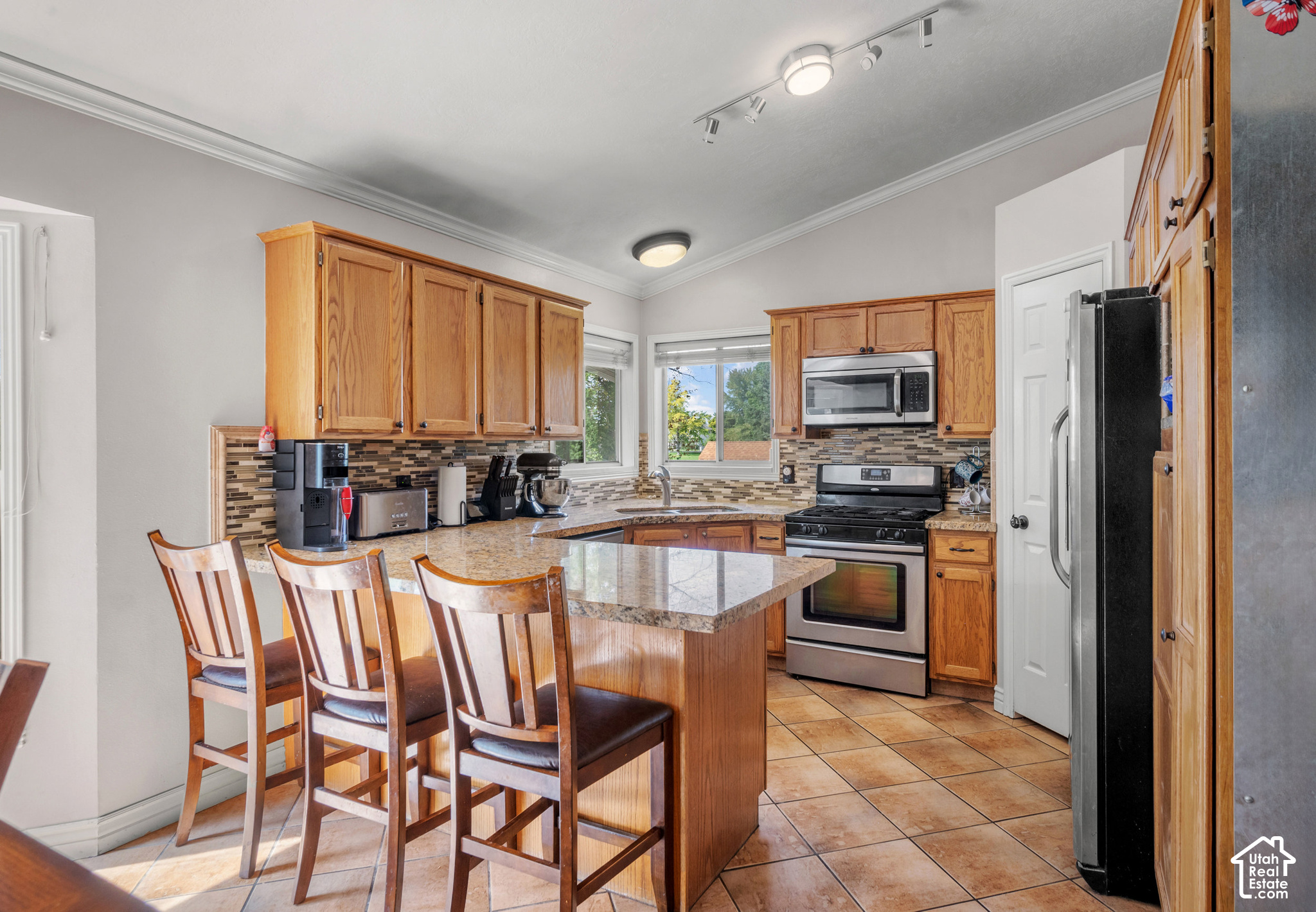 main property photo 6