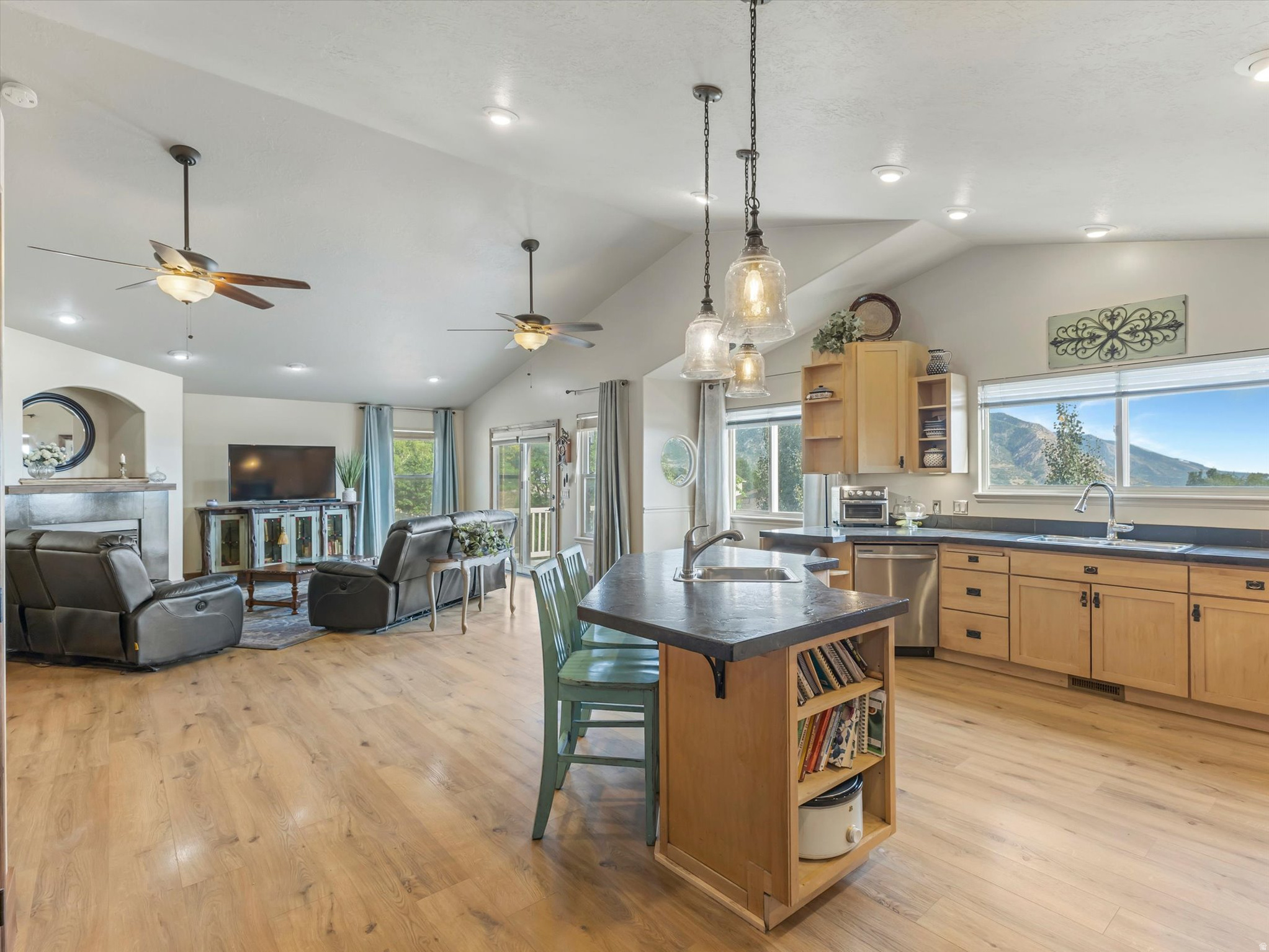 main property photo 8