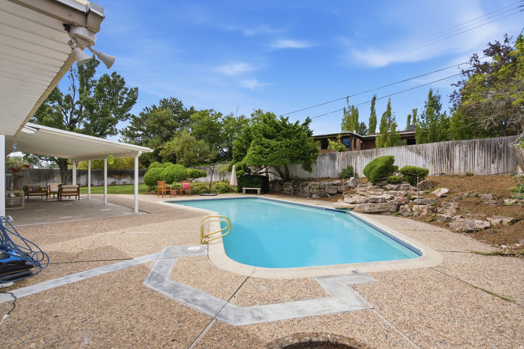 main property photo 90
