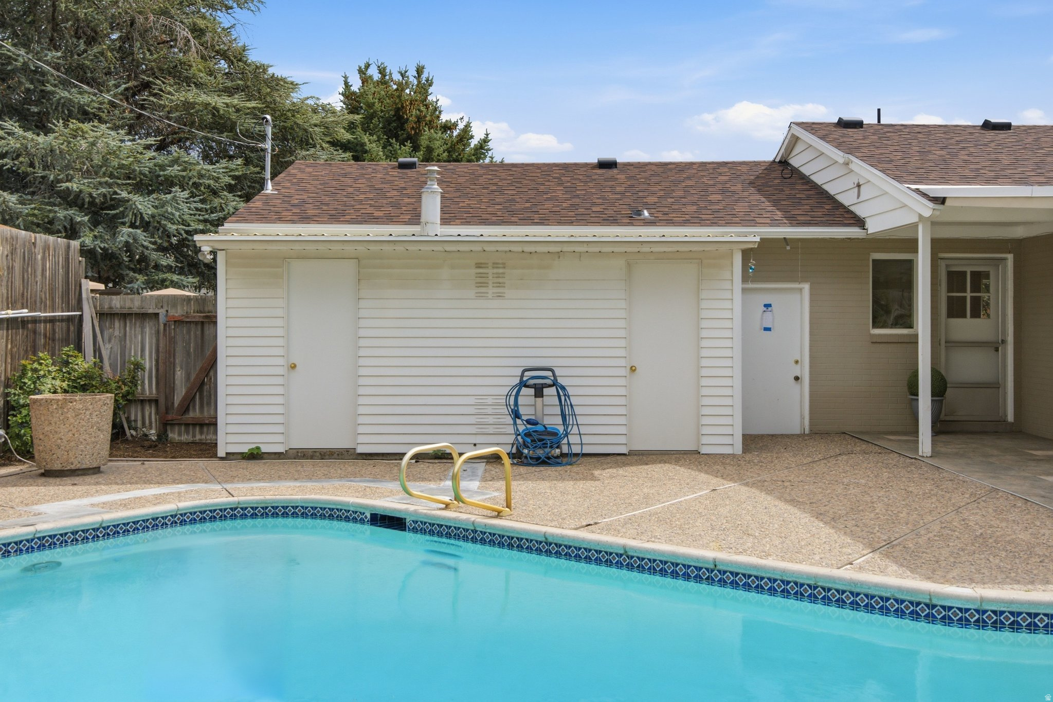 main property photo 93