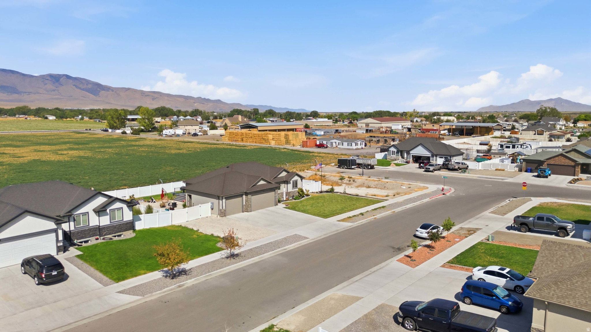 main property photo 37