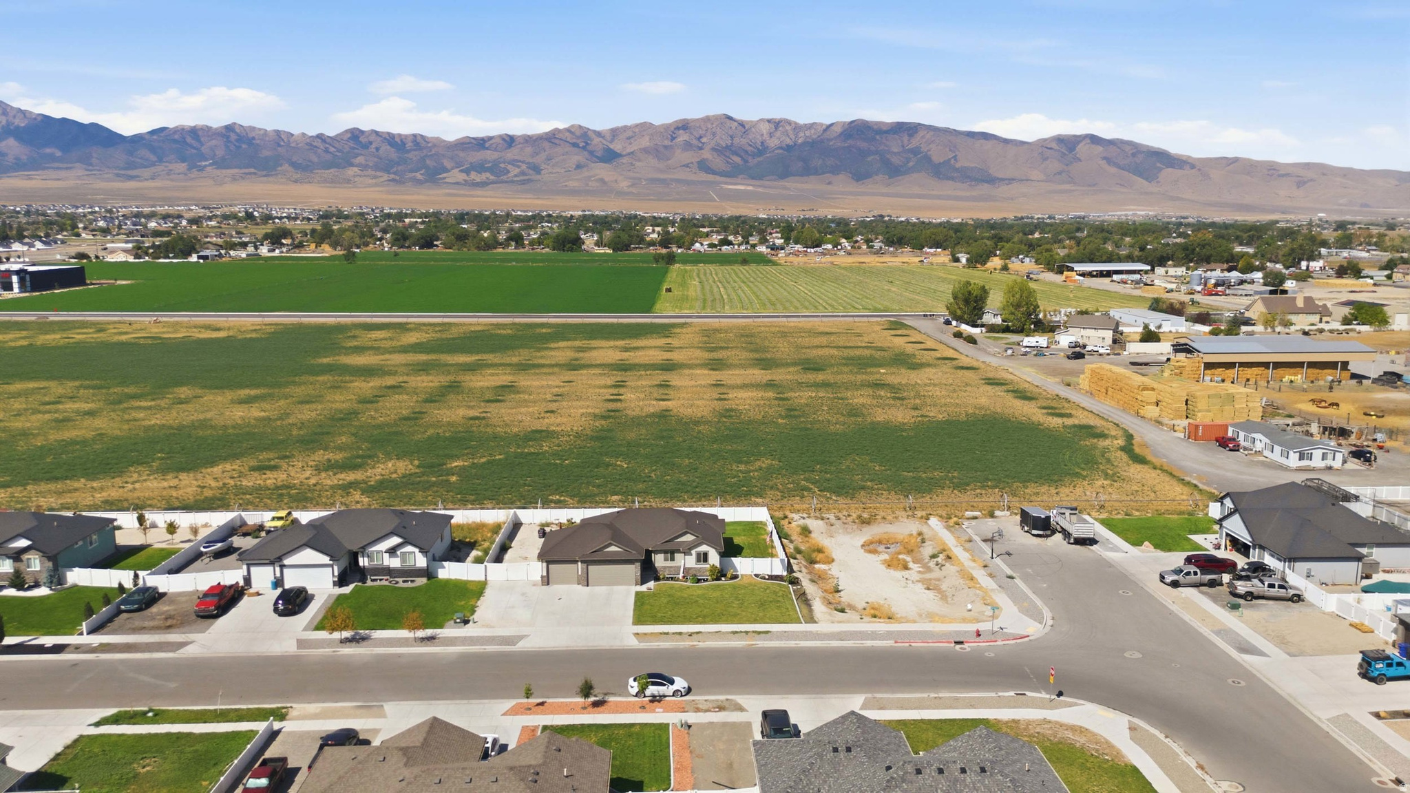 main property photo 40