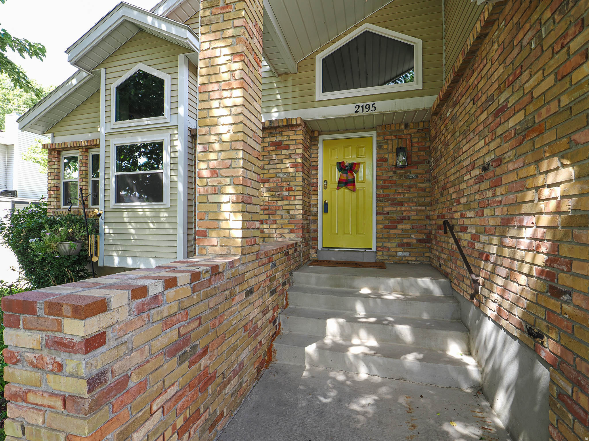 main property photo 3