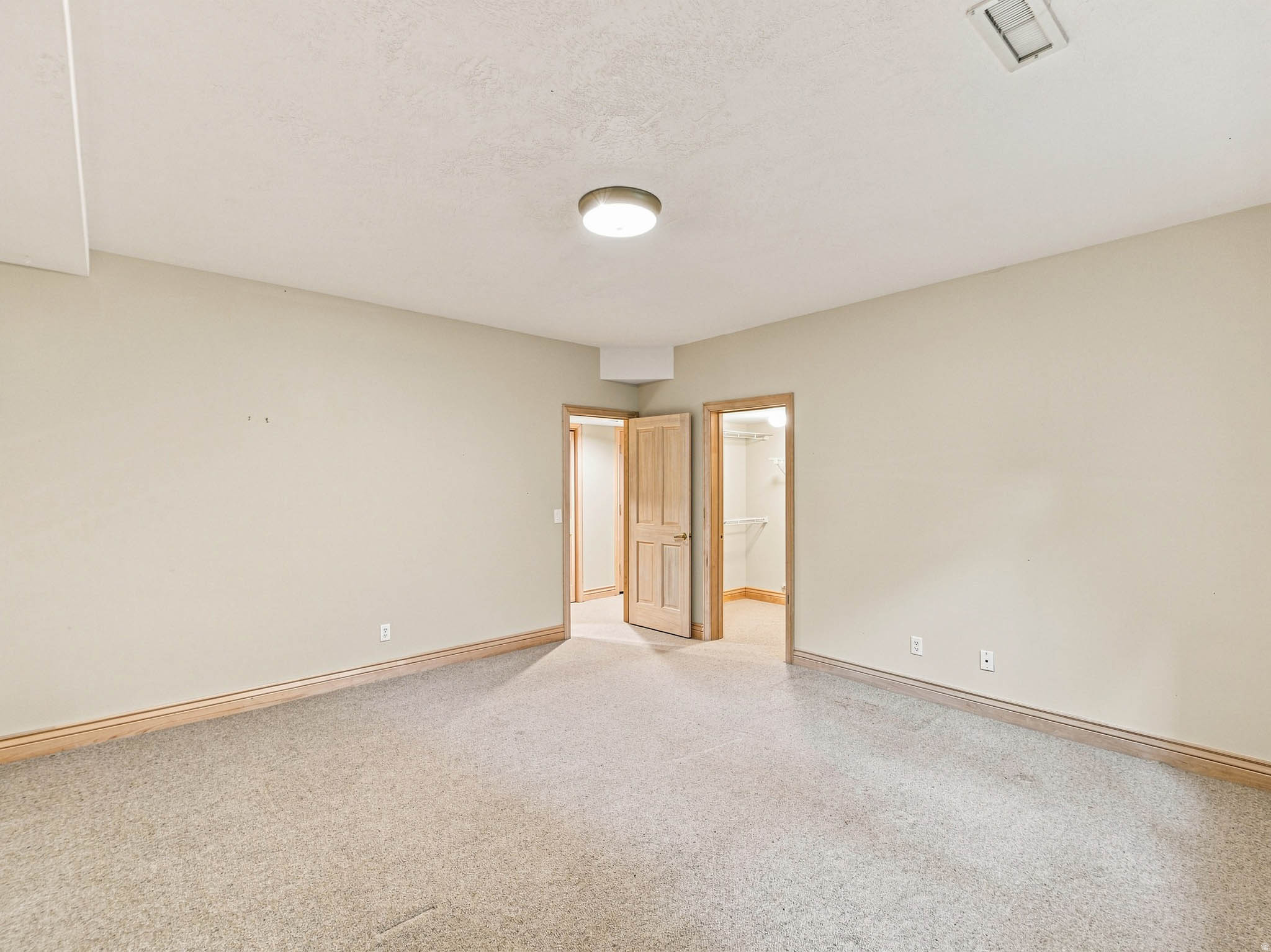 main property photo 77