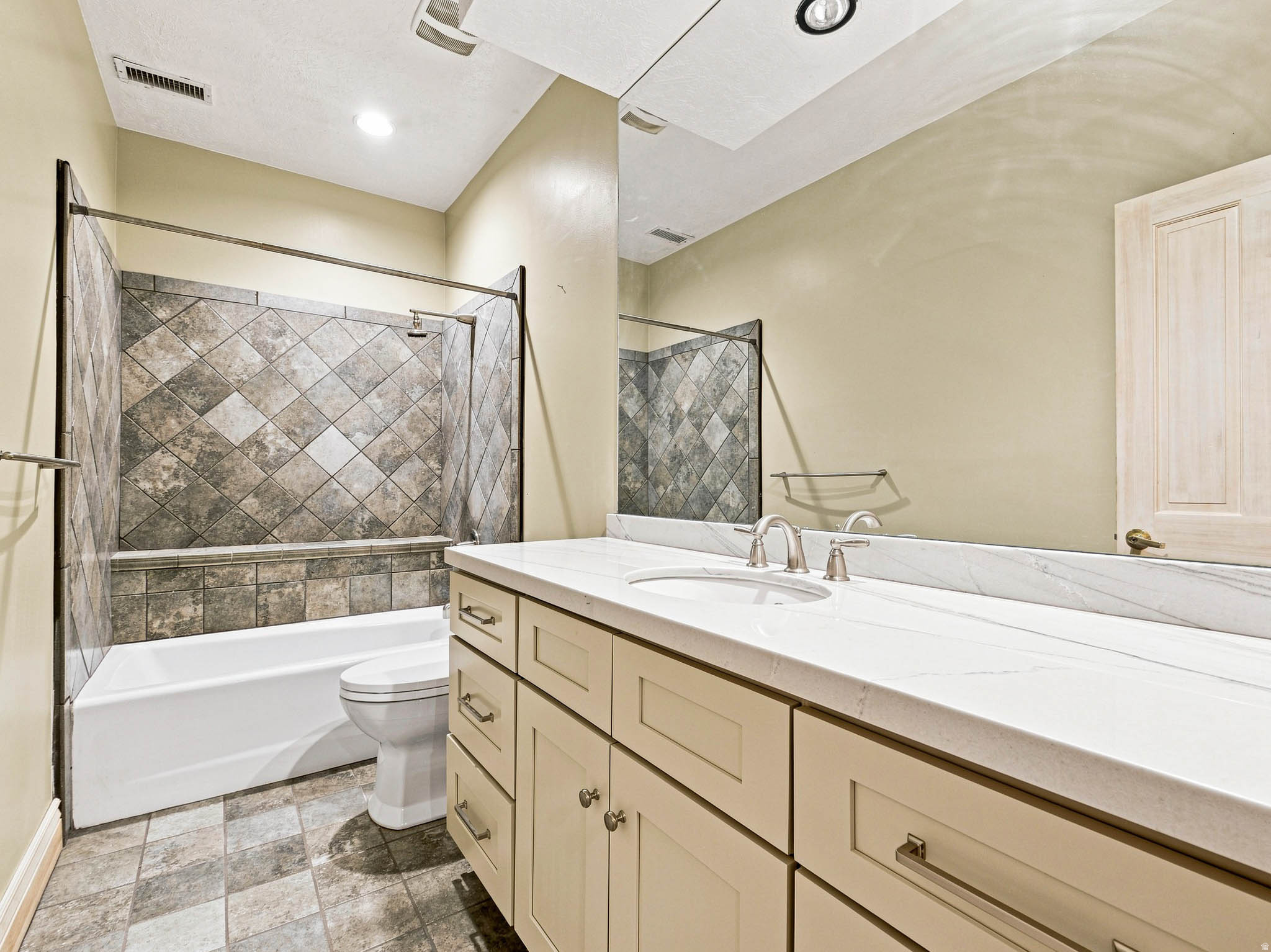 main property photo 78