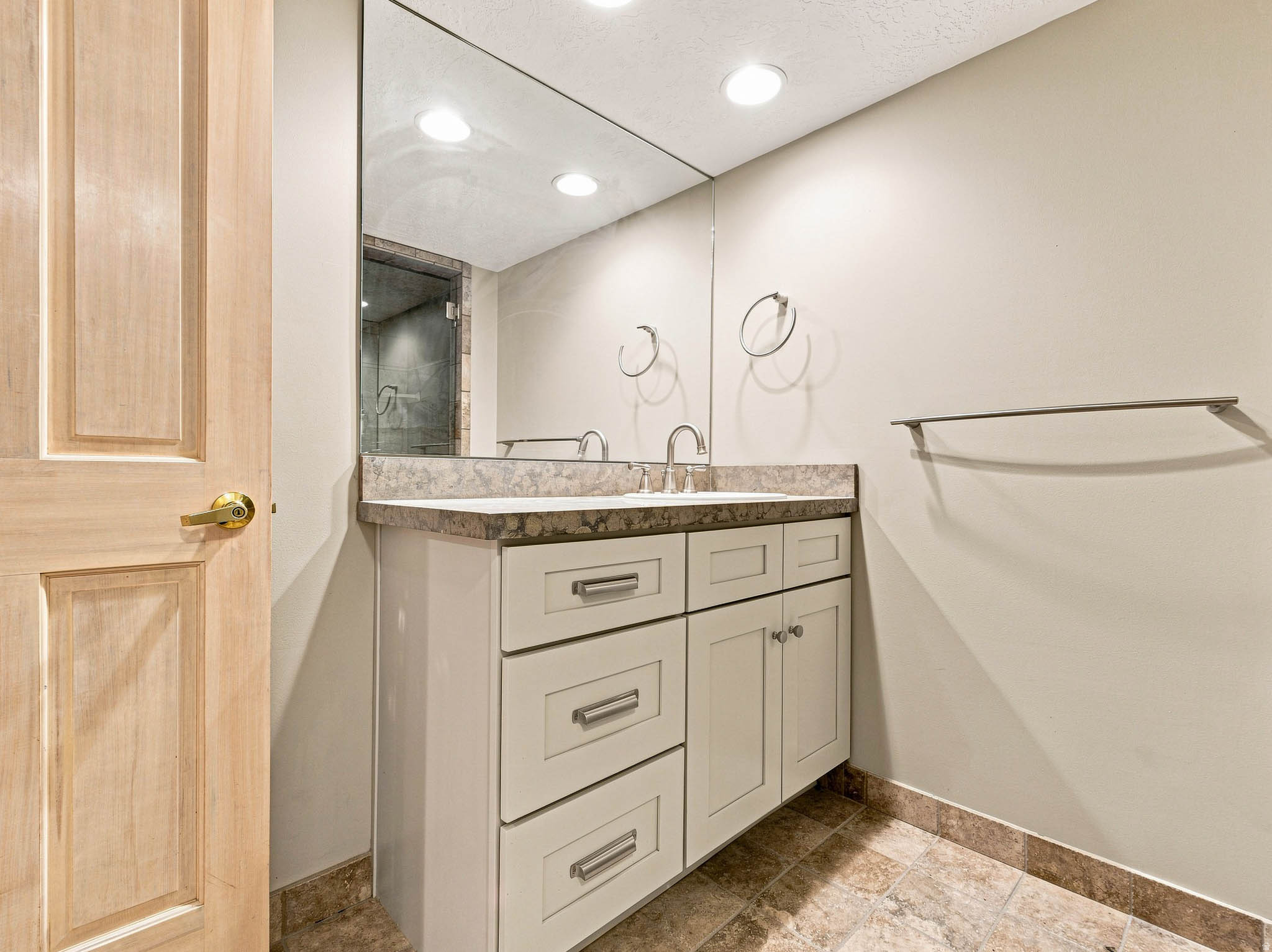 main property photo 79