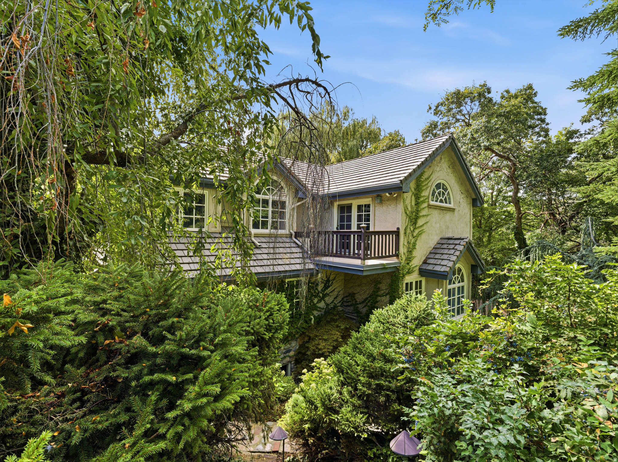 main property photo 9