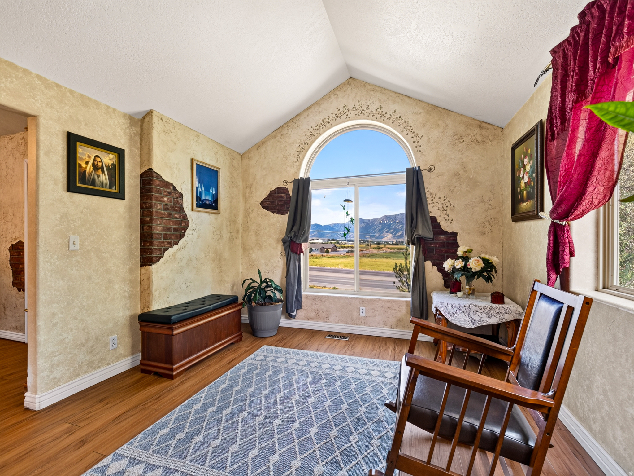 main property photo 13