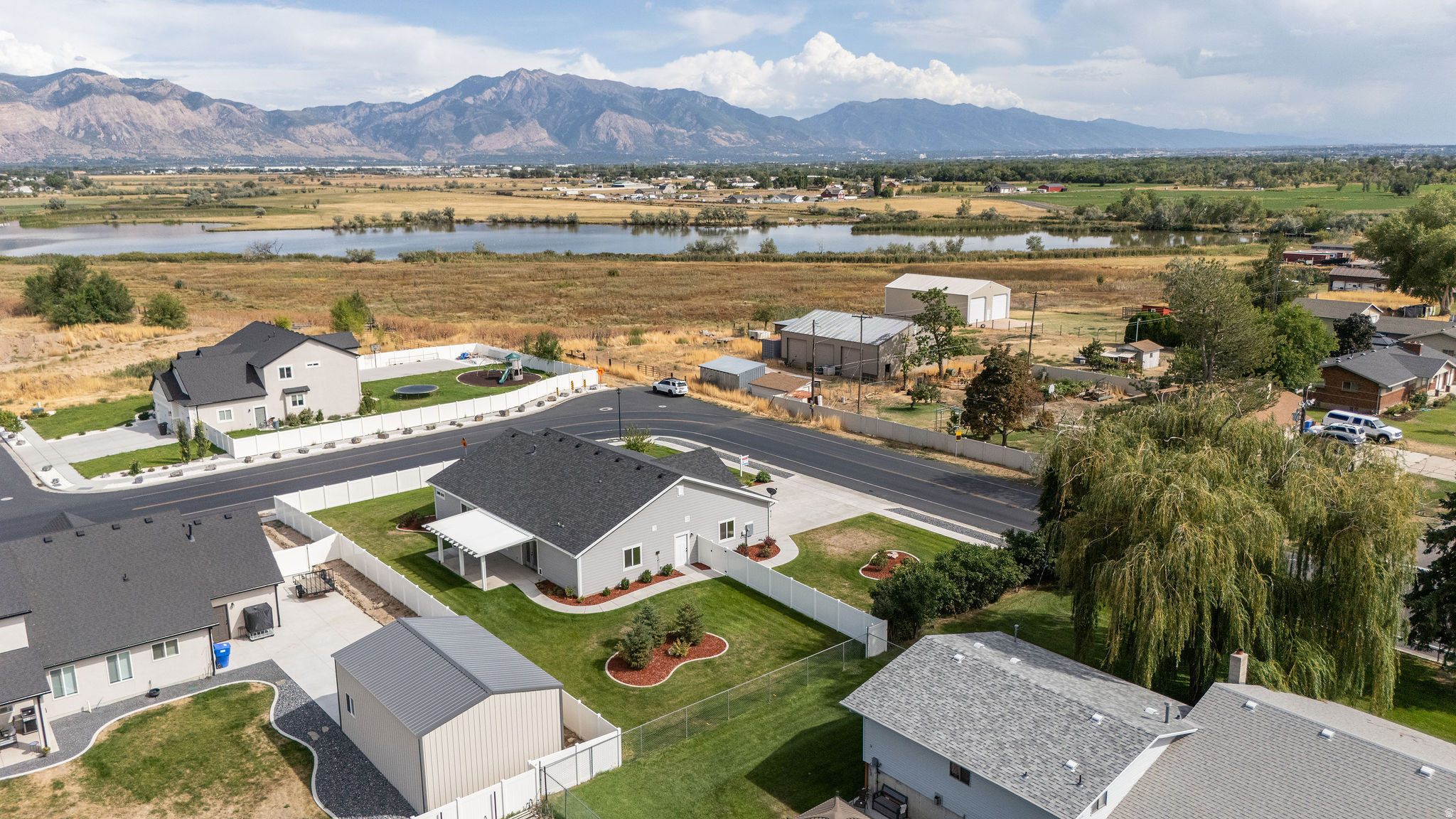 main property photo 4