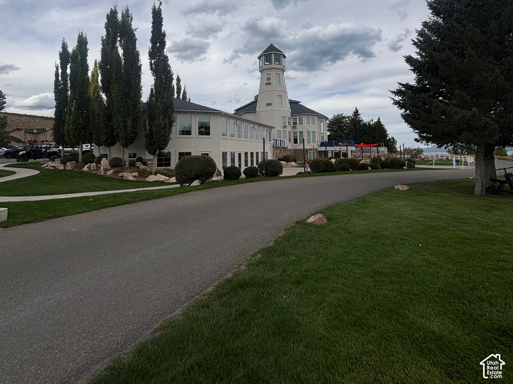 main property photo 8