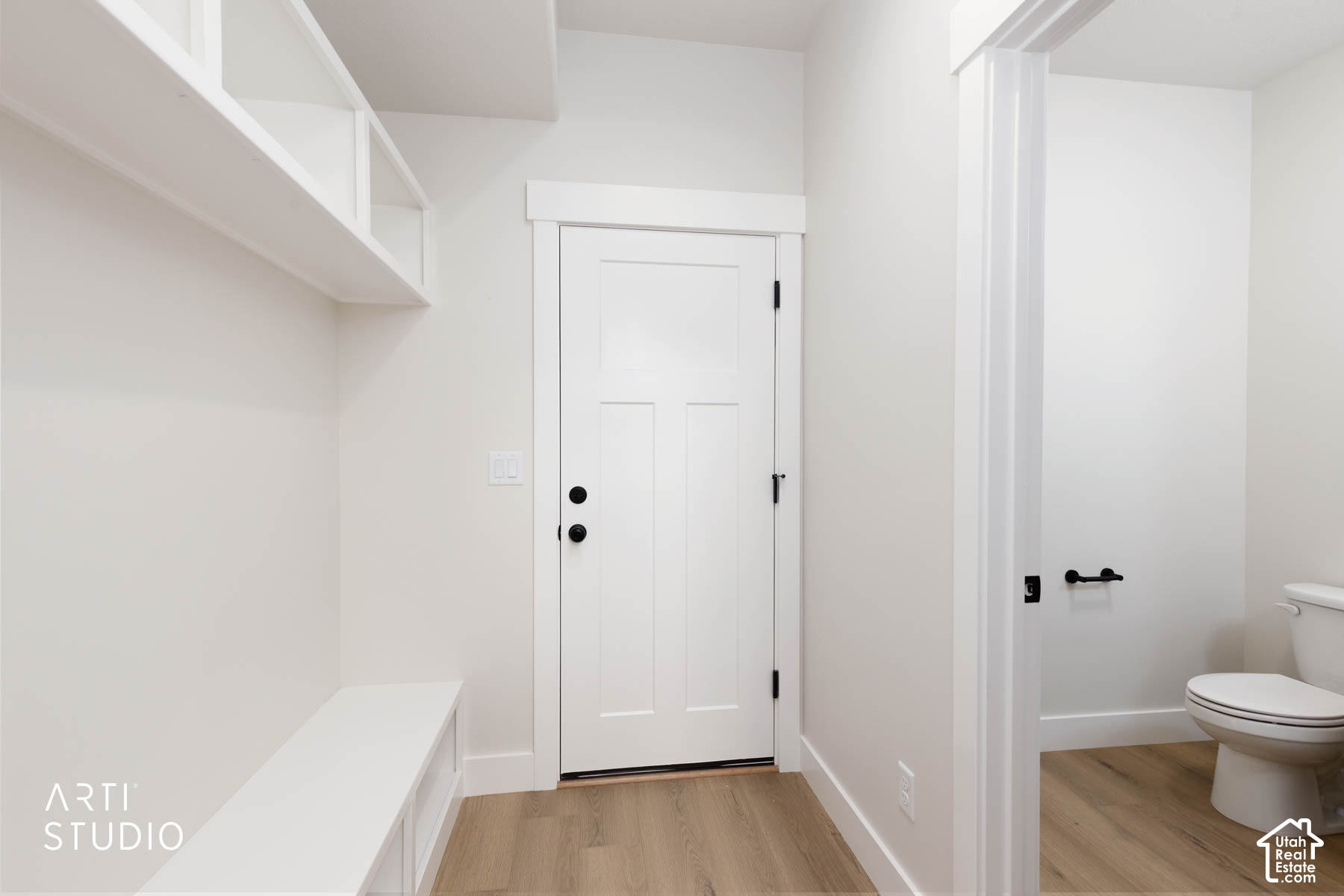 main property photo 28