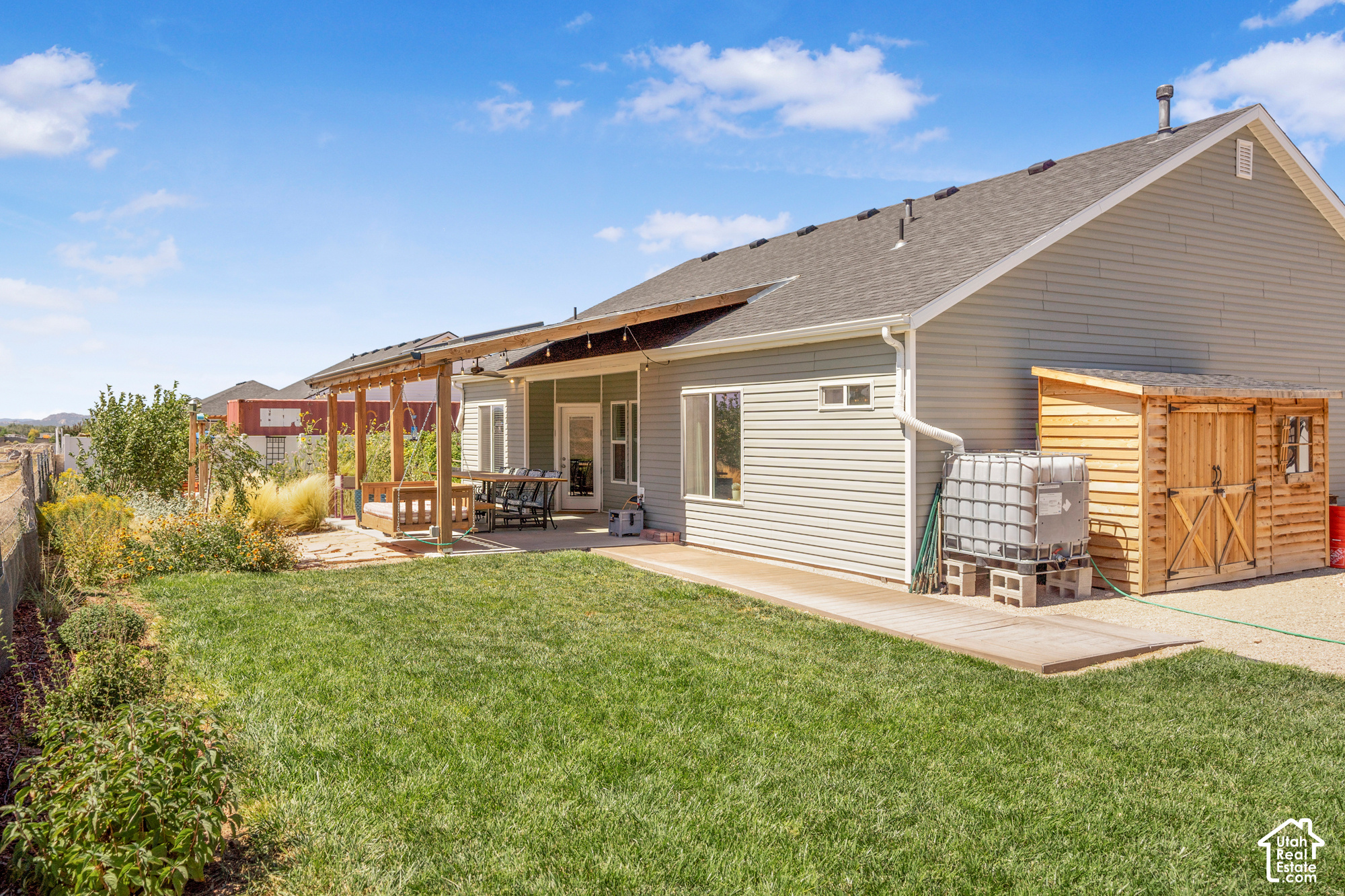 main property photo 17
