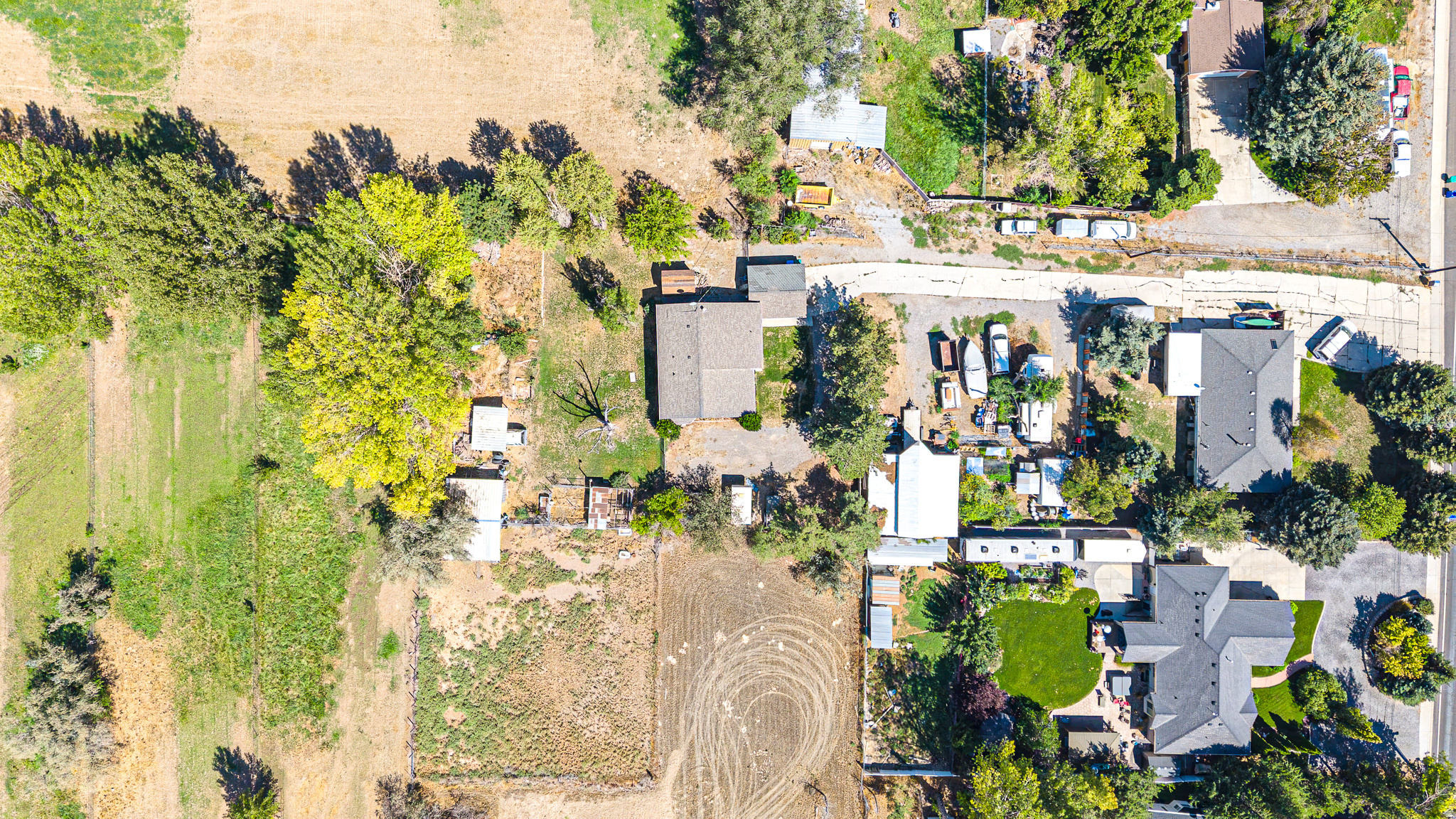 main property photo 30