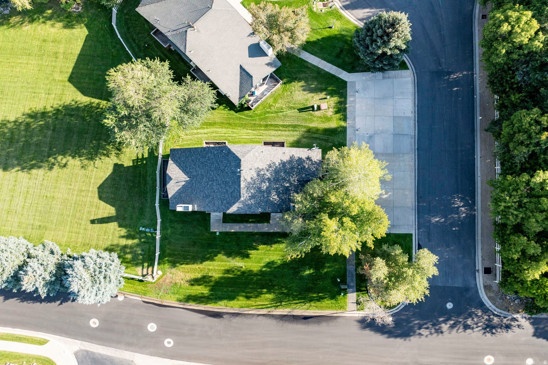main property photo 26